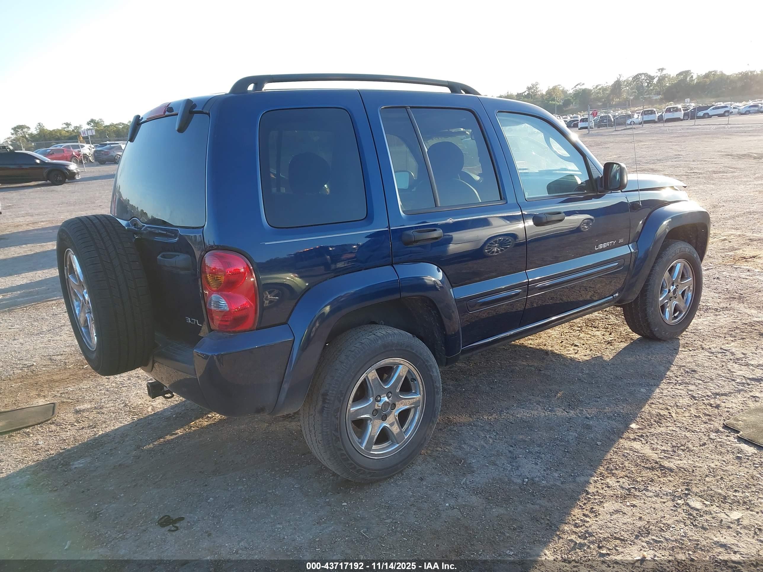 JEEP LIBERTY image 4