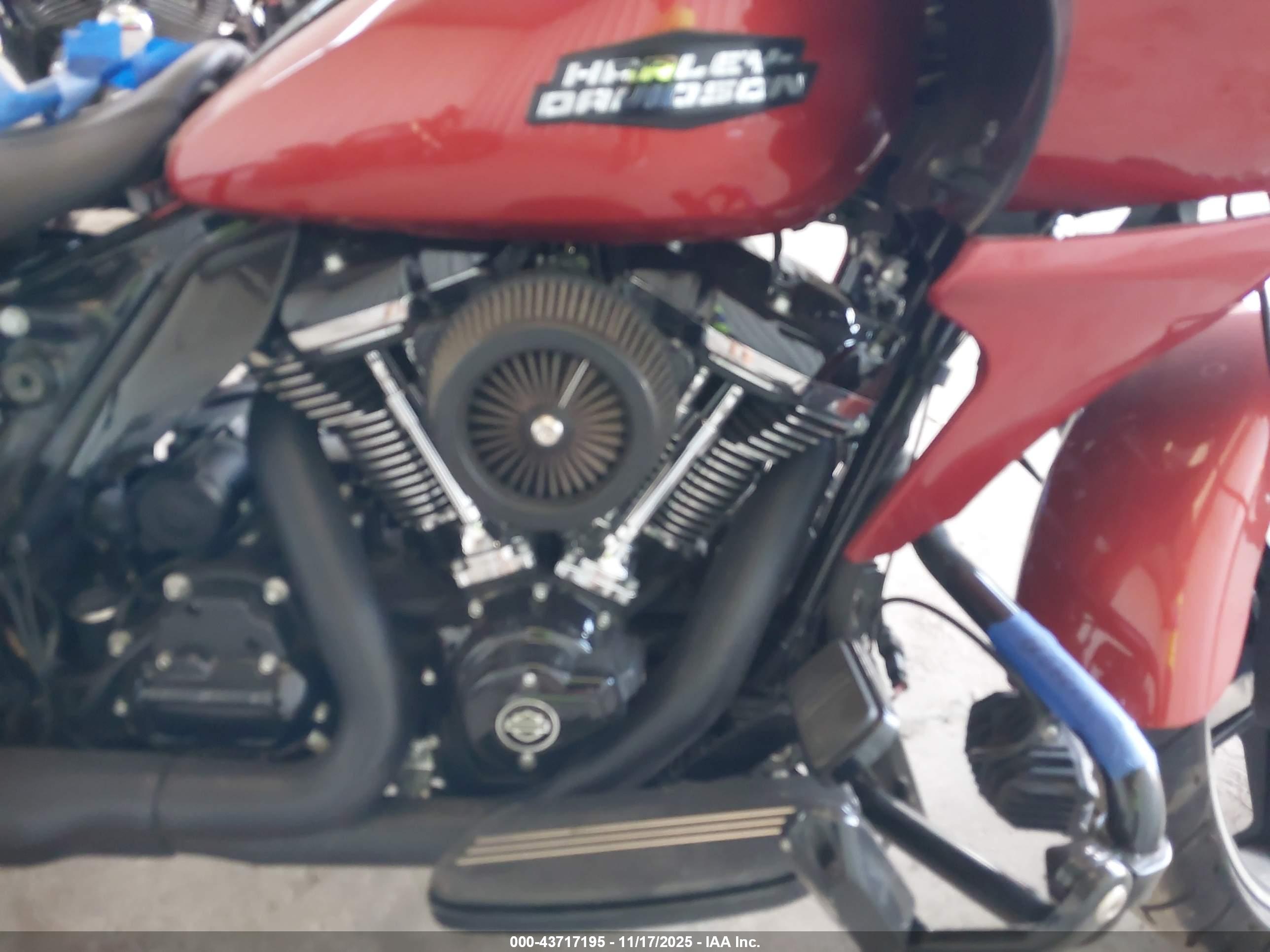 HARLEY-DAVIDSON FLTRX image 8