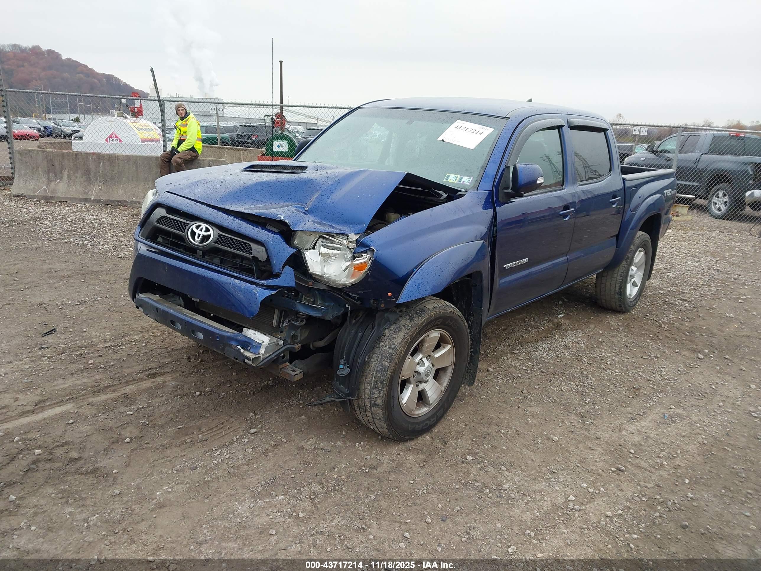 TOYOTA TACOMA image 2