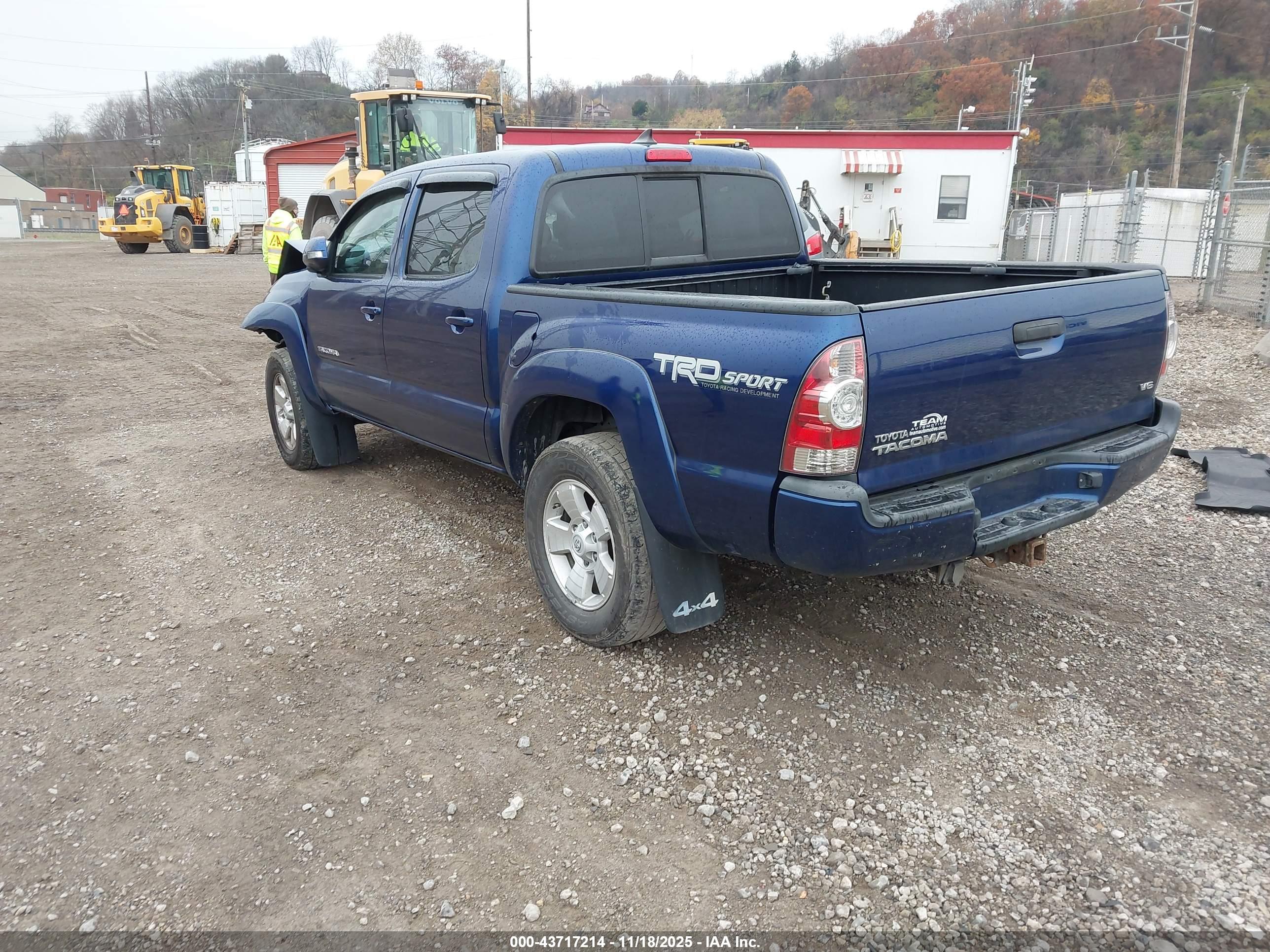 TOYOTA TACOMA image 3