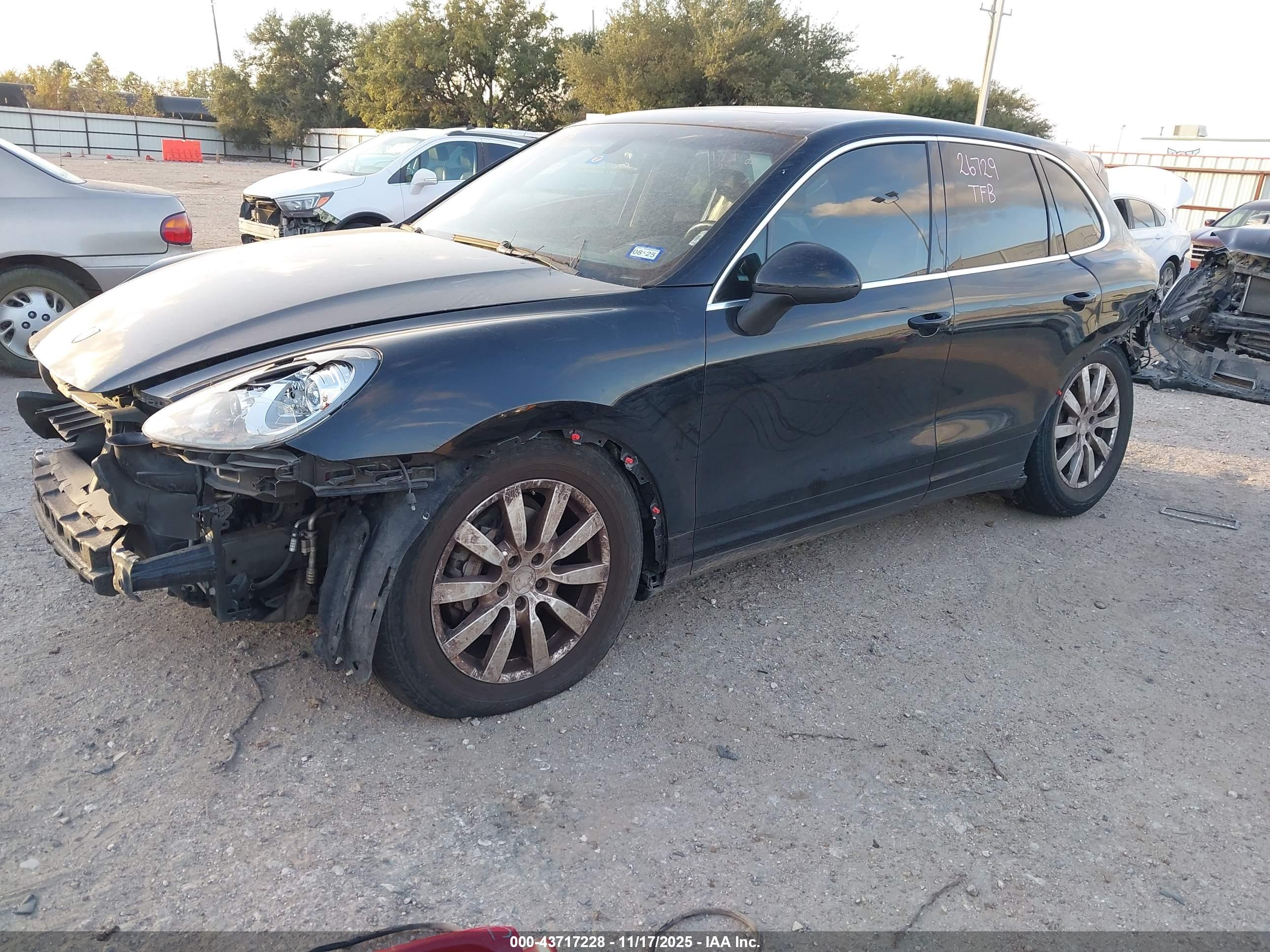 PORSCHE CAYENNE image 2