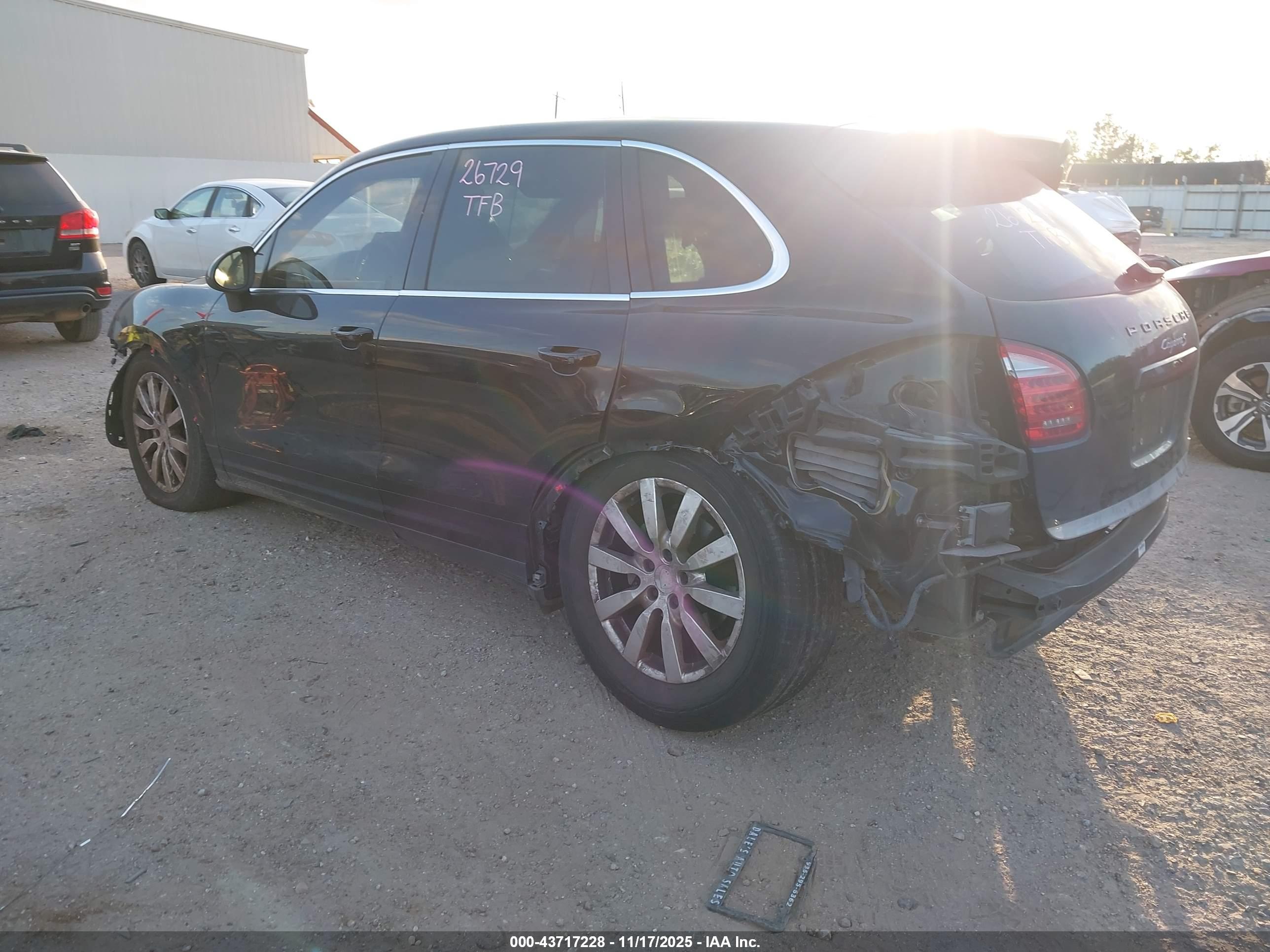 PORSCHE CAYENNE image 3
