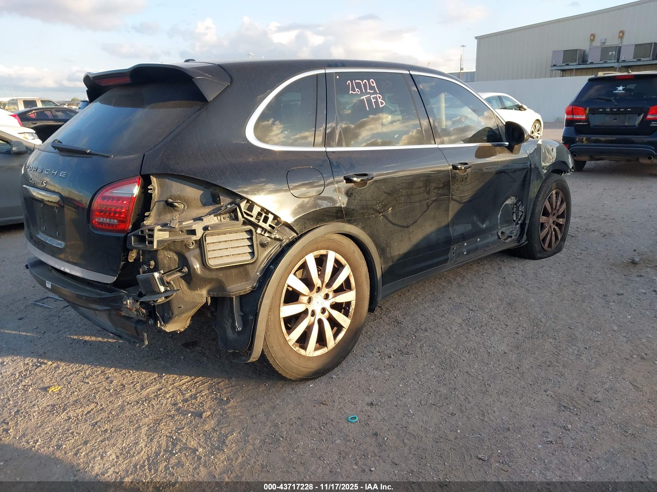 PORSCHE CAYENNE image 4