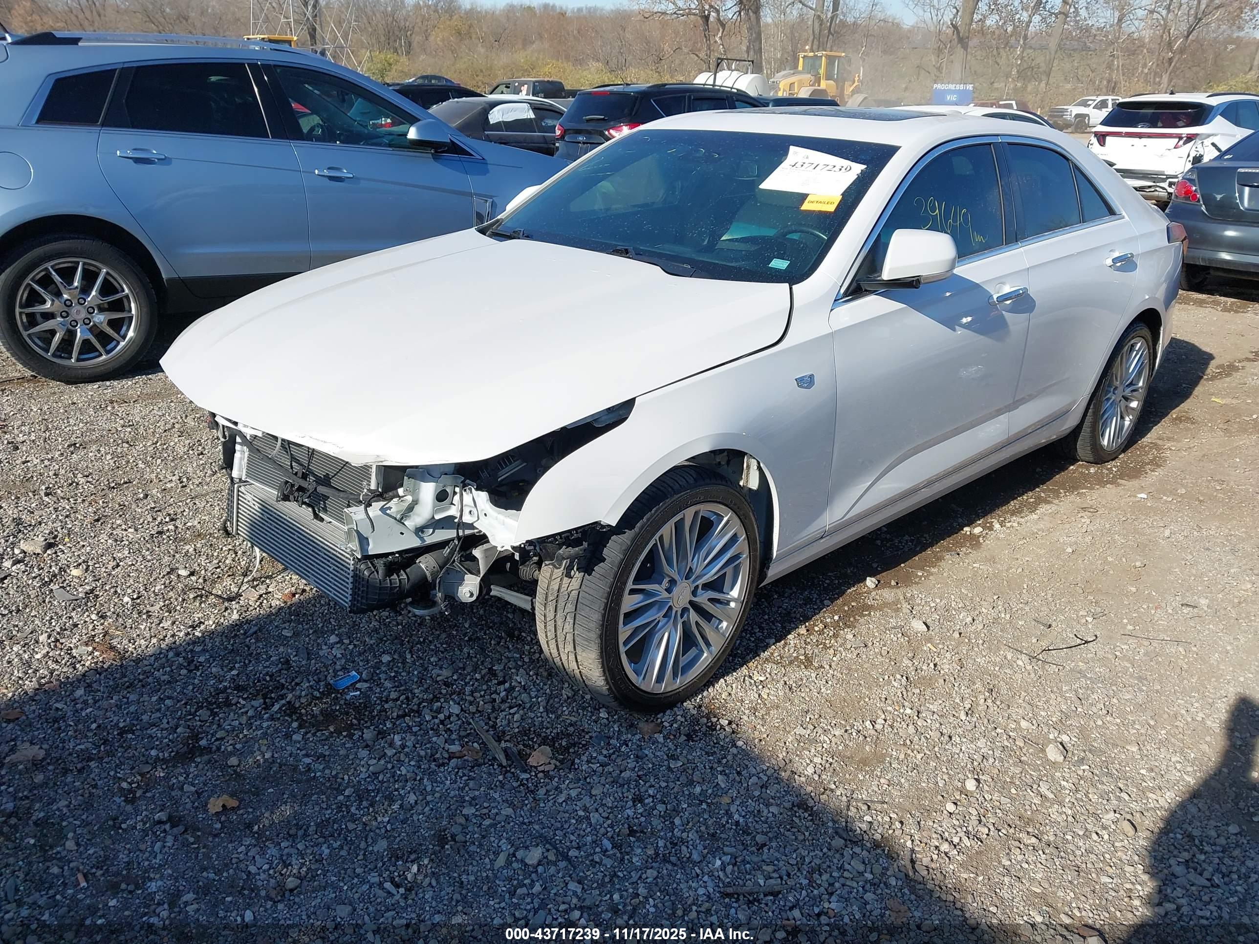 CADILLAC CT4 image 2
