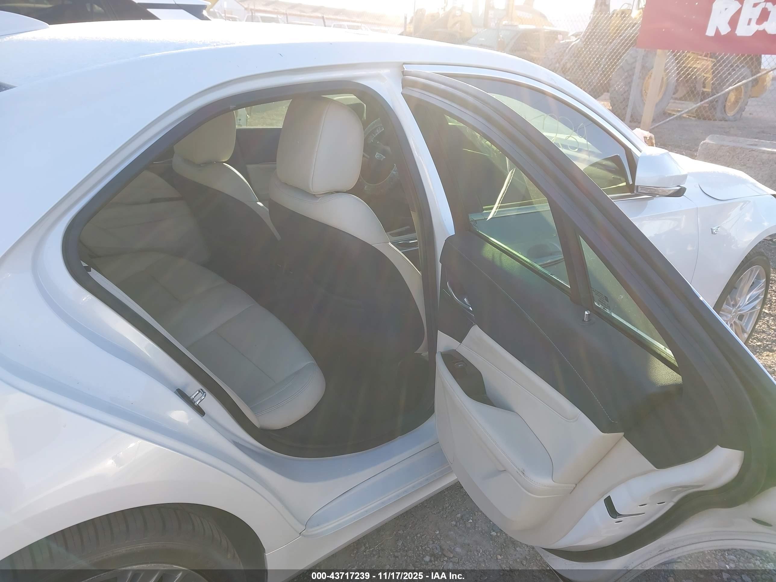 CADILLAC CT4 image 8