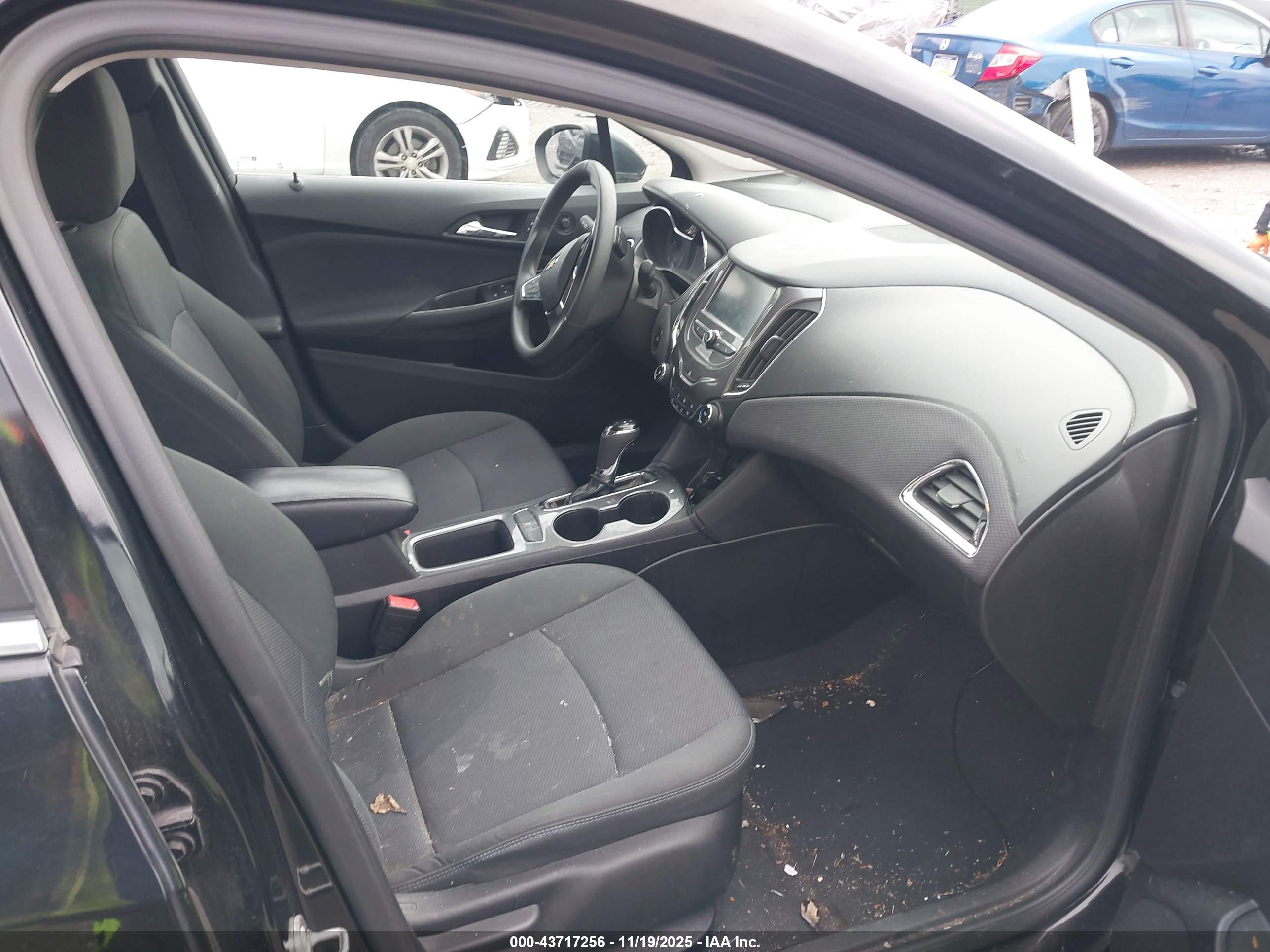 CHEVROLET CRUZE image 5