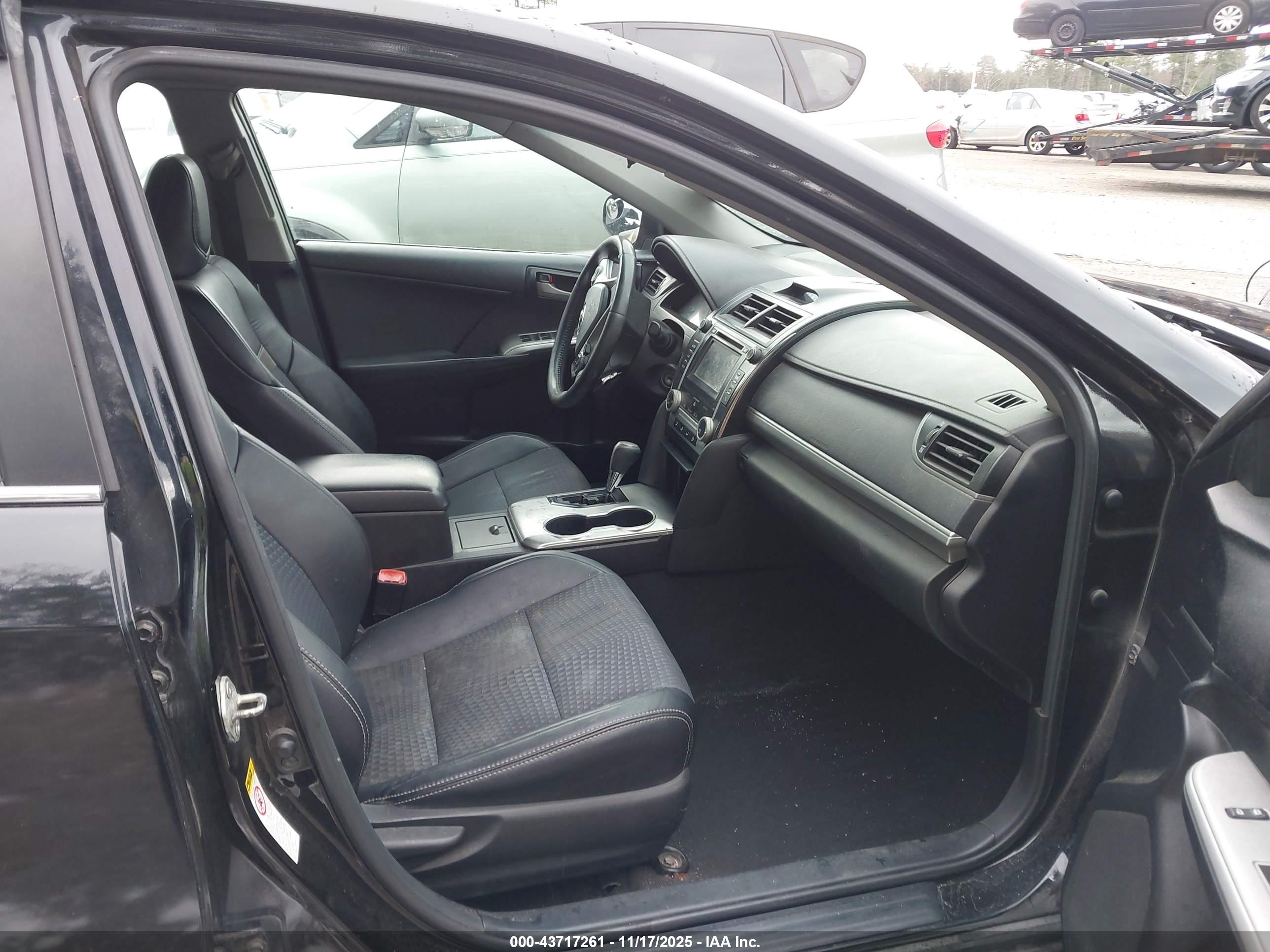TOYOTA CAMRY image 5