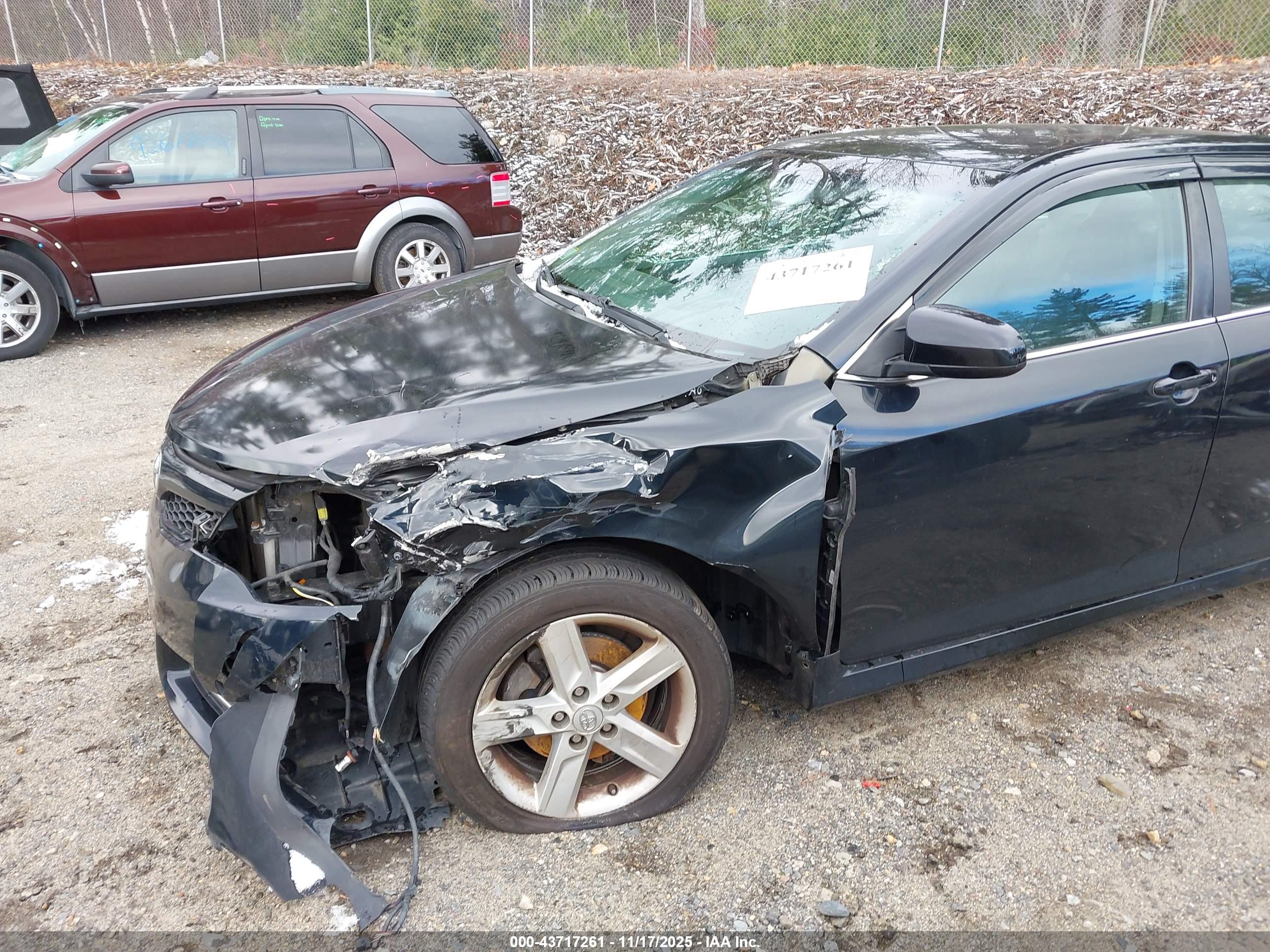 TOYOTA CAMRY image 6