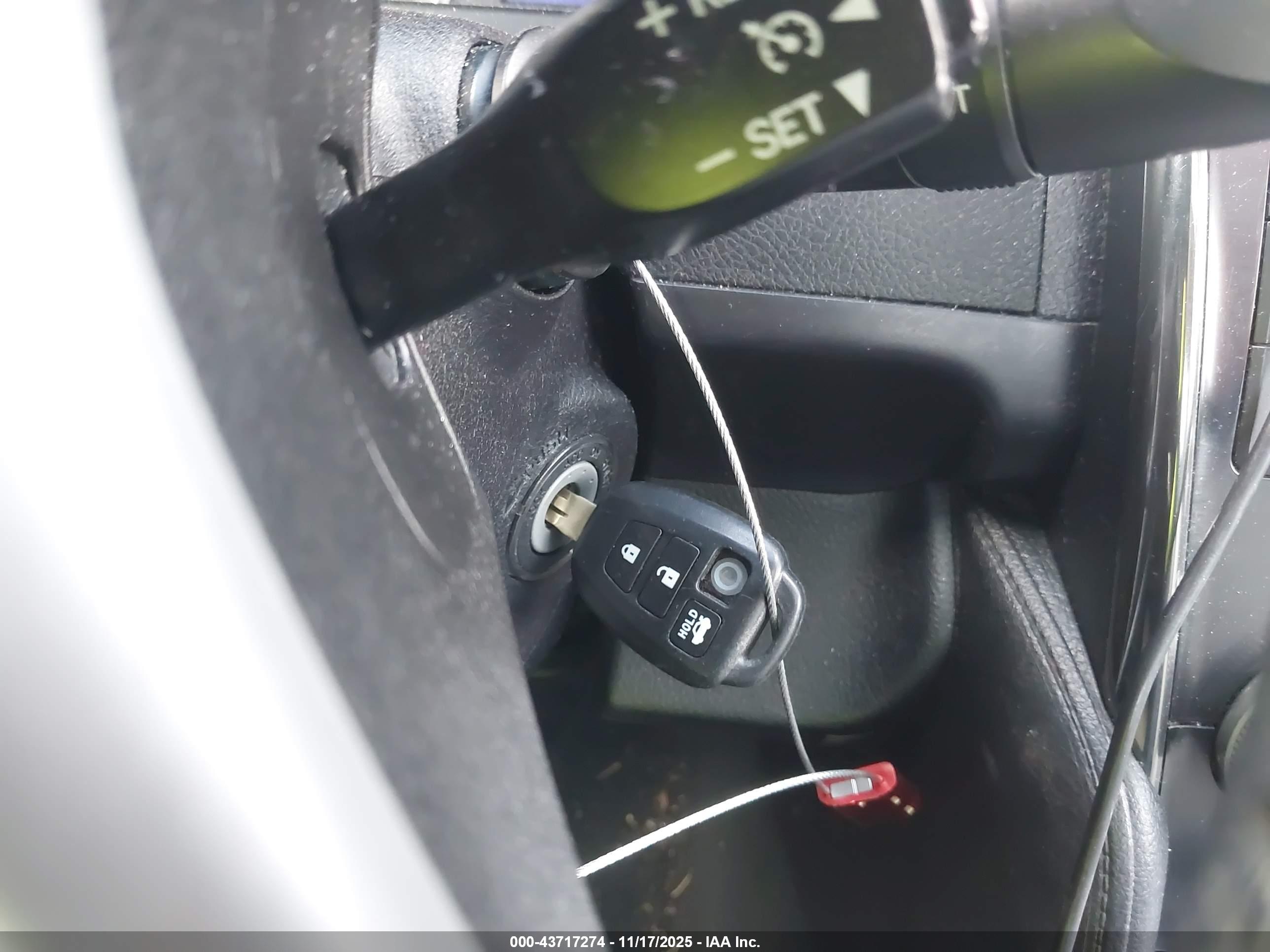 TOYOTA CAMRY image 11
