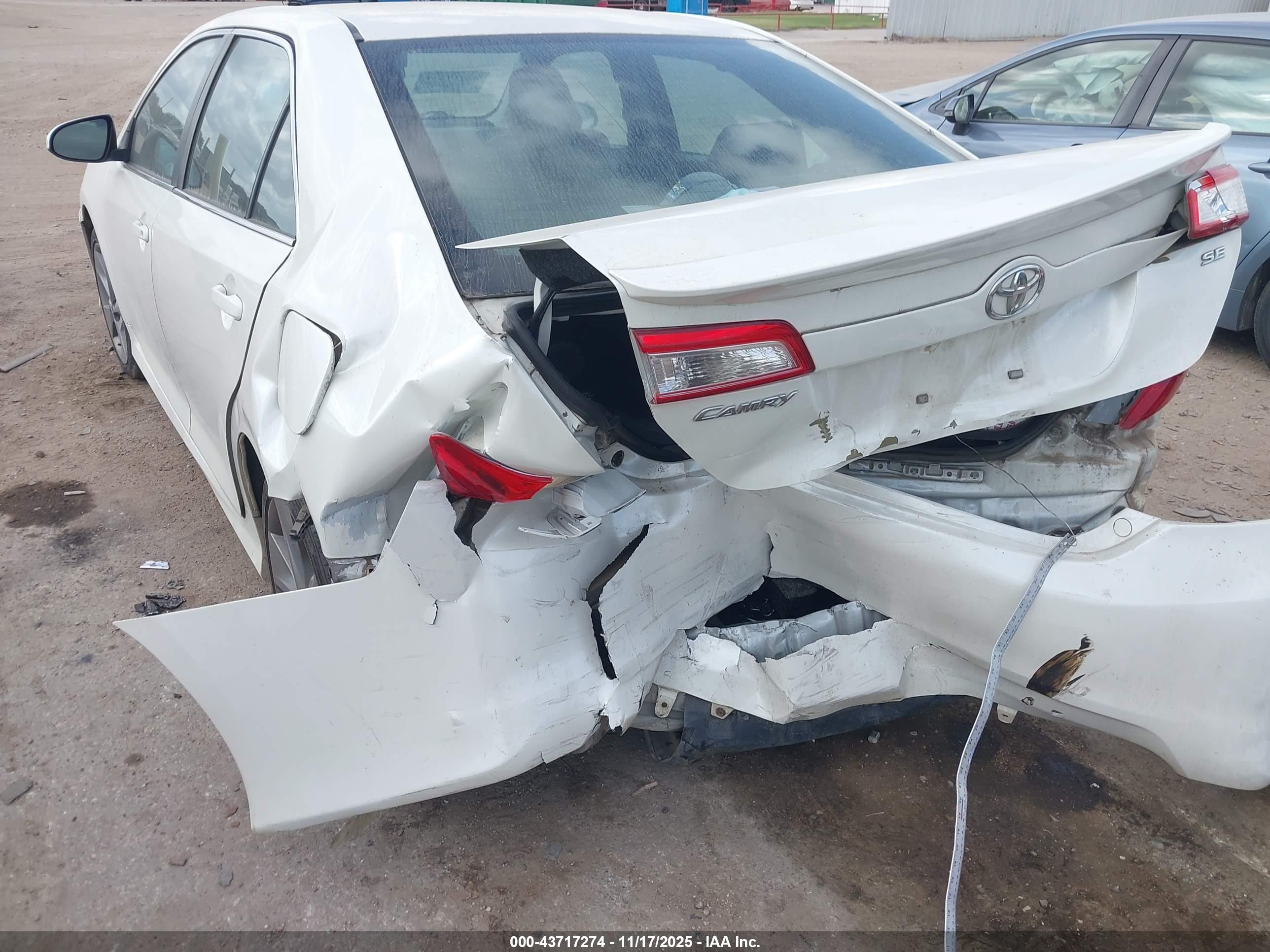 TOYOTA CAMRY image 6