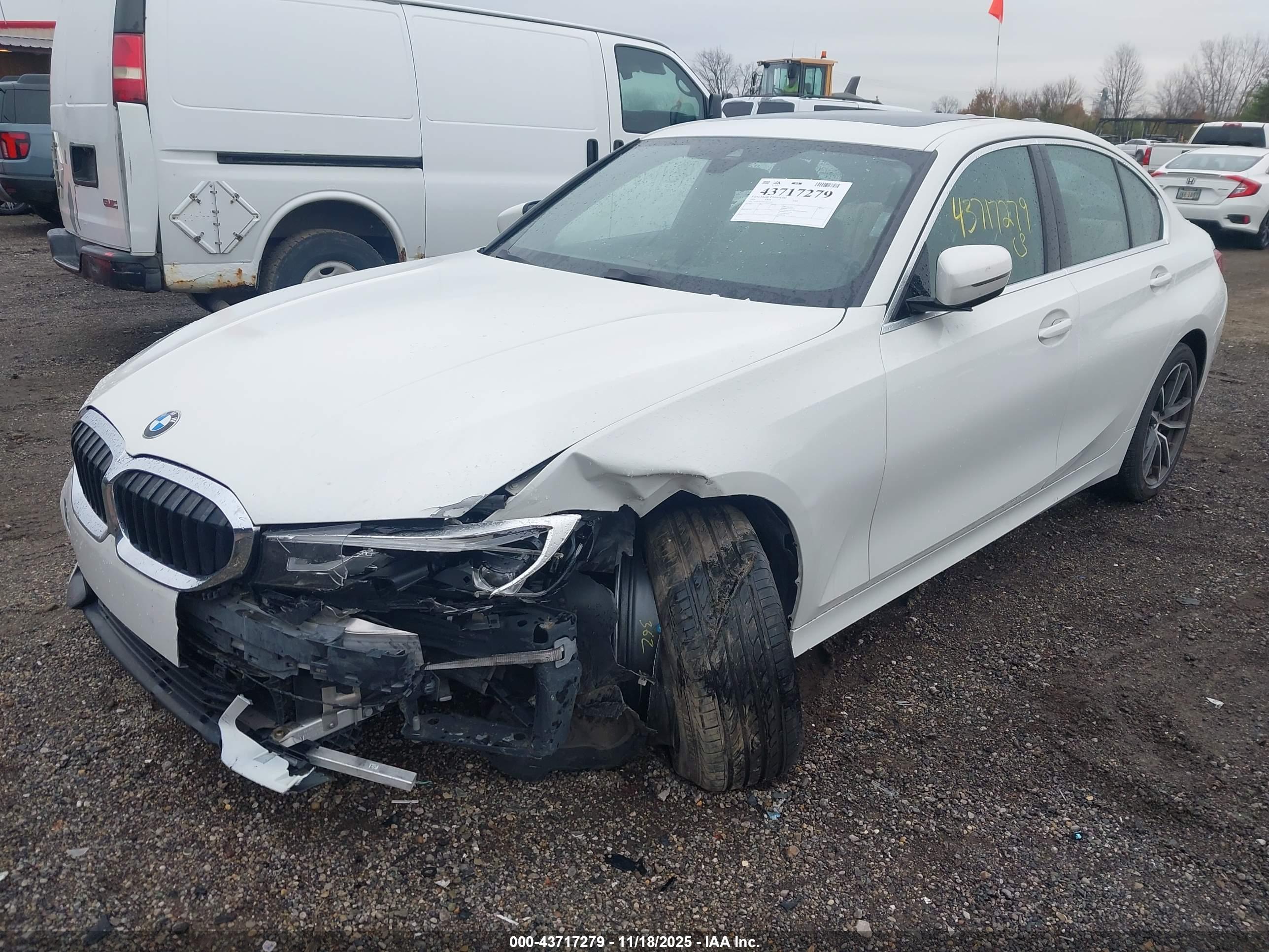 BMW 330I image 2