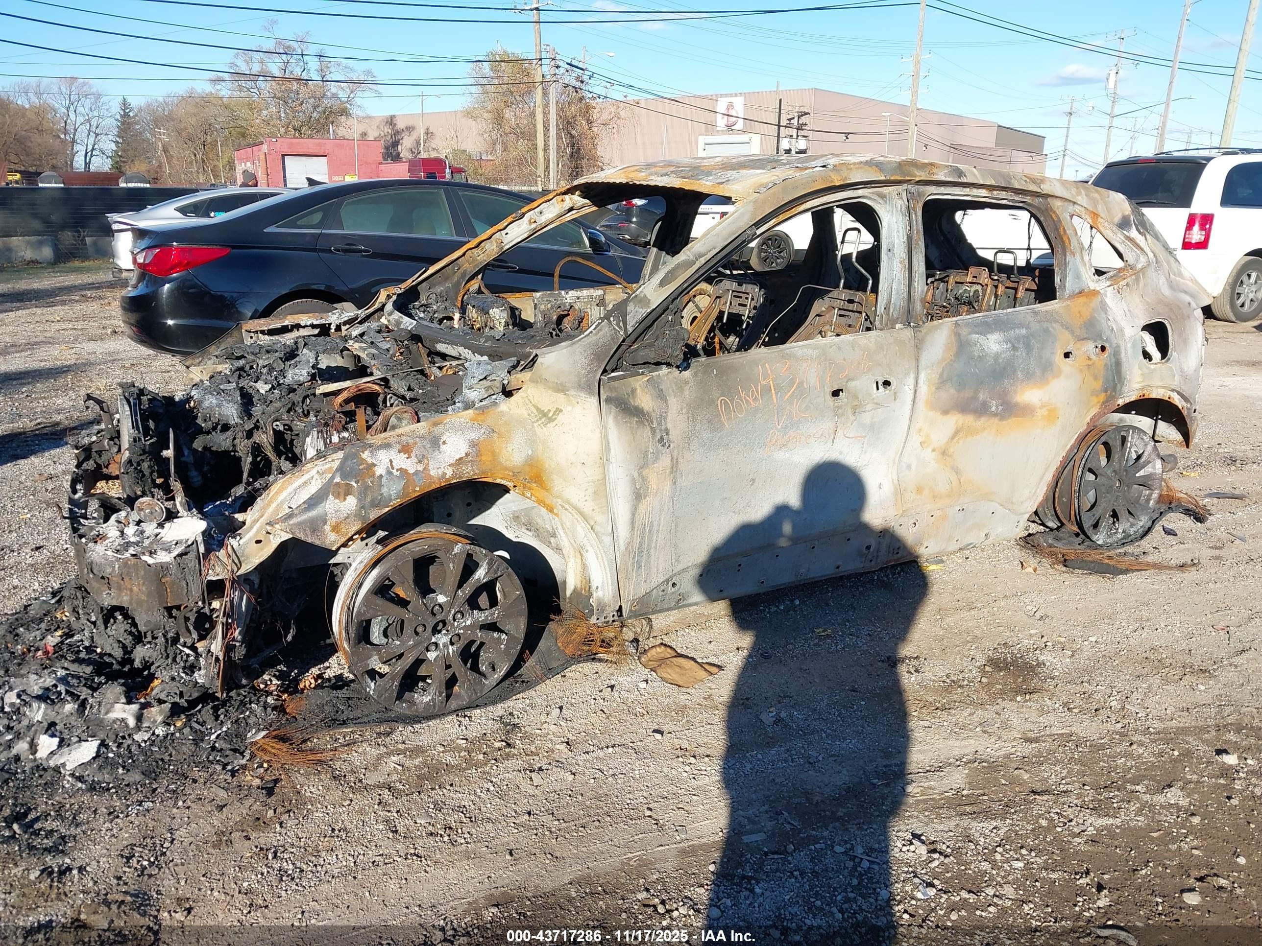 FORD ESCAPE image 2