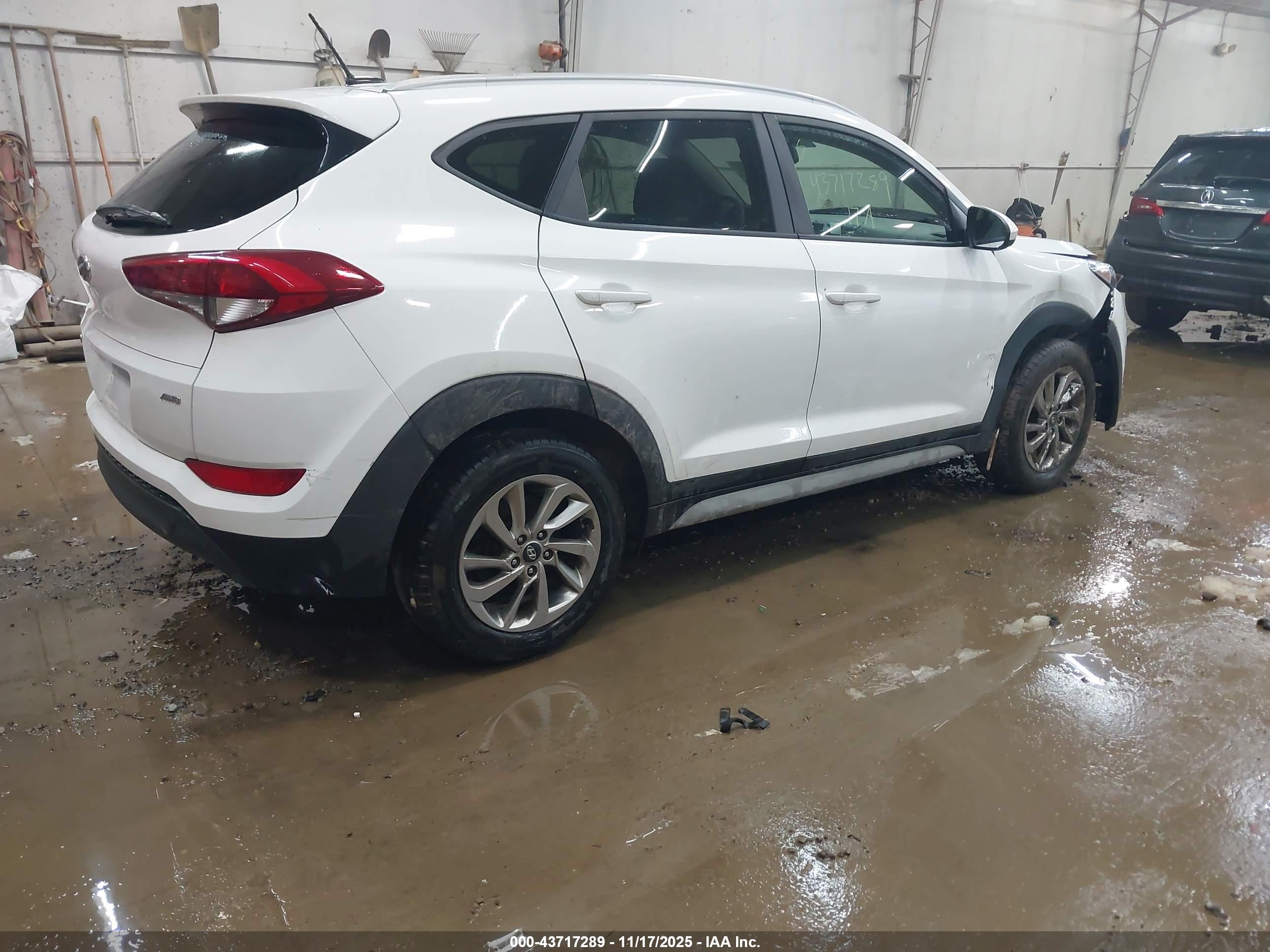 HYUNDAI TUCSON image 4