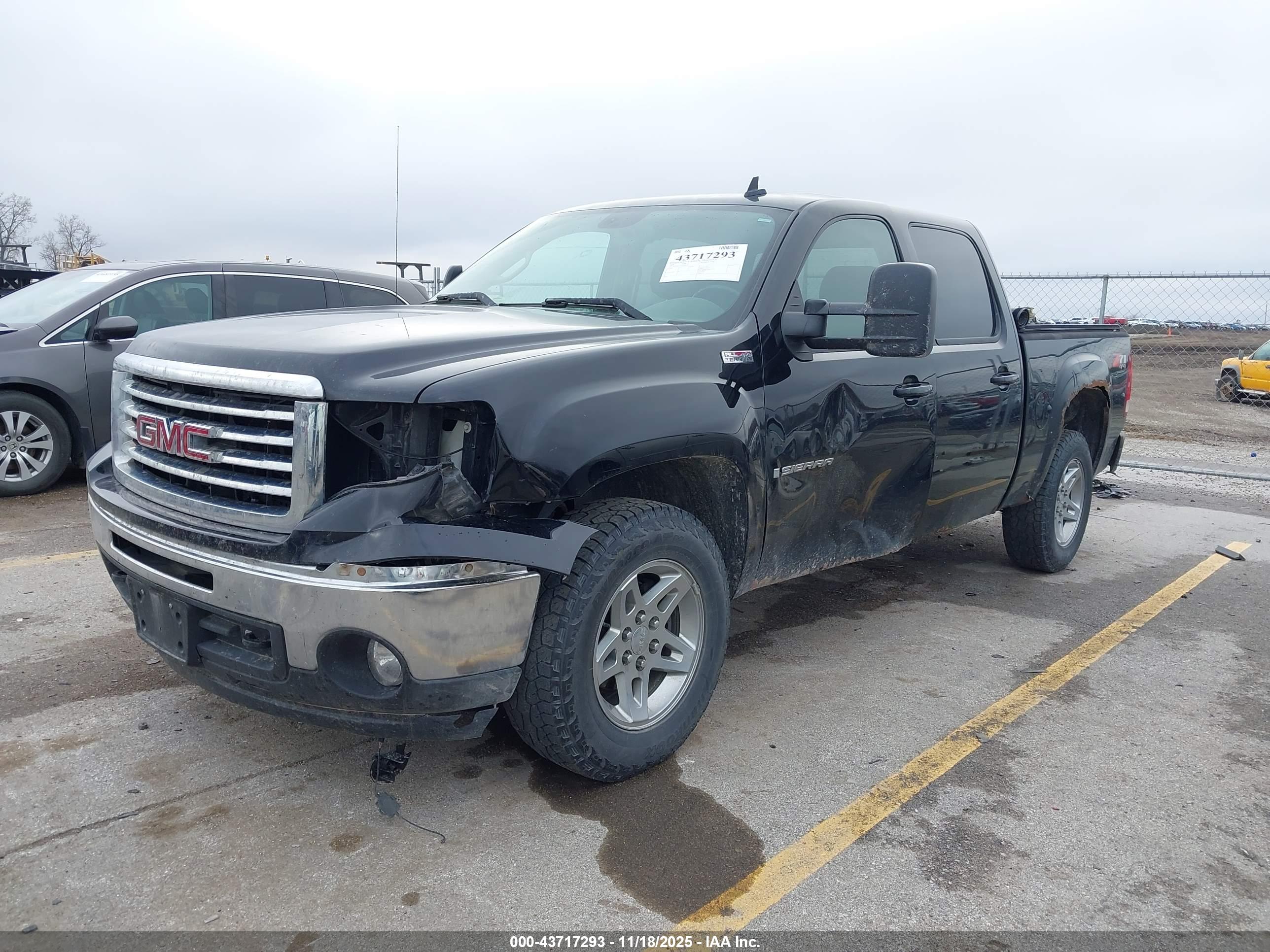 GMC SIERRA image 2