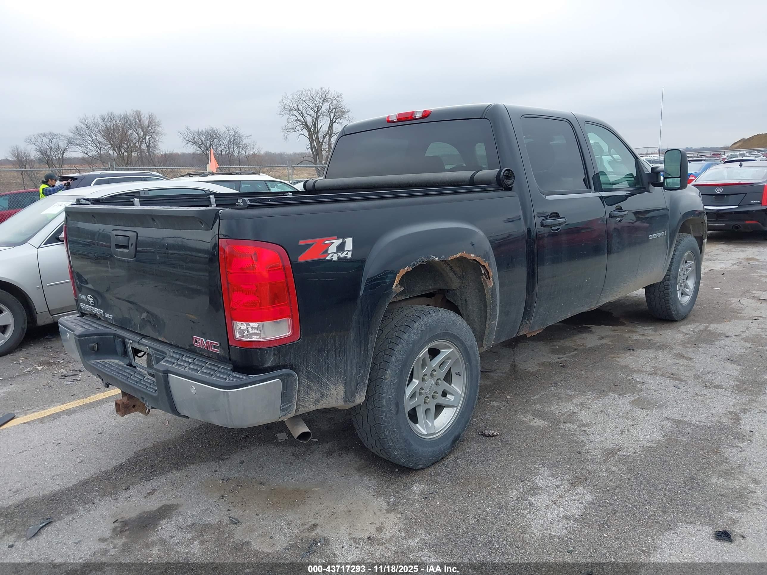 GMC SIERRA image 4