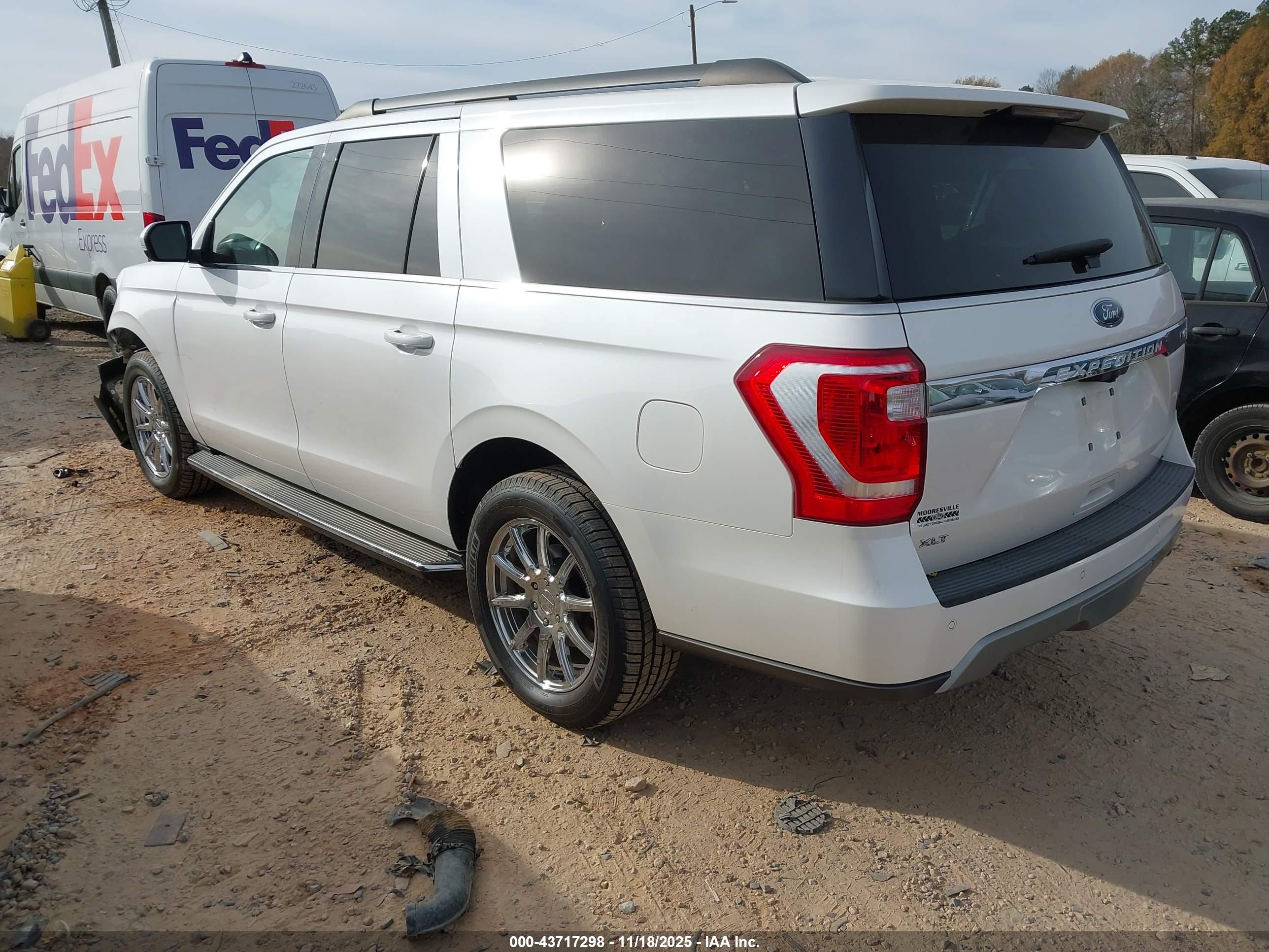 FORD EXPEDITION image 3