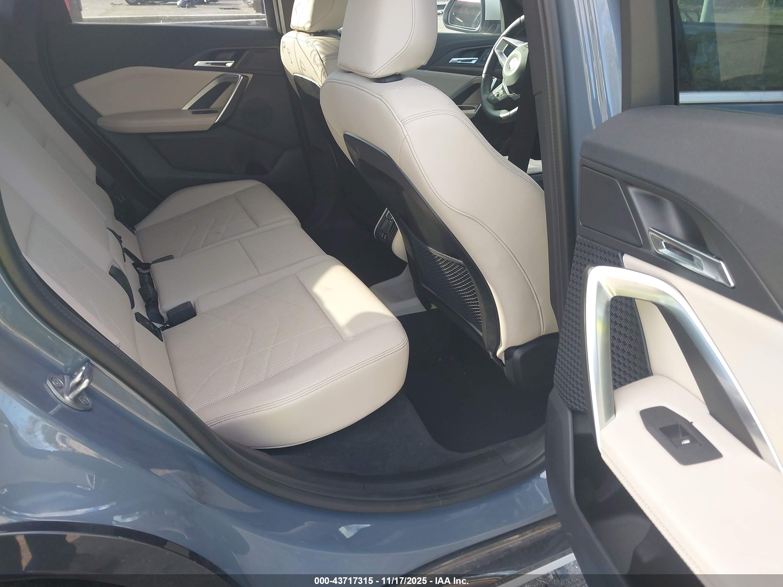 BMW X1 image 8