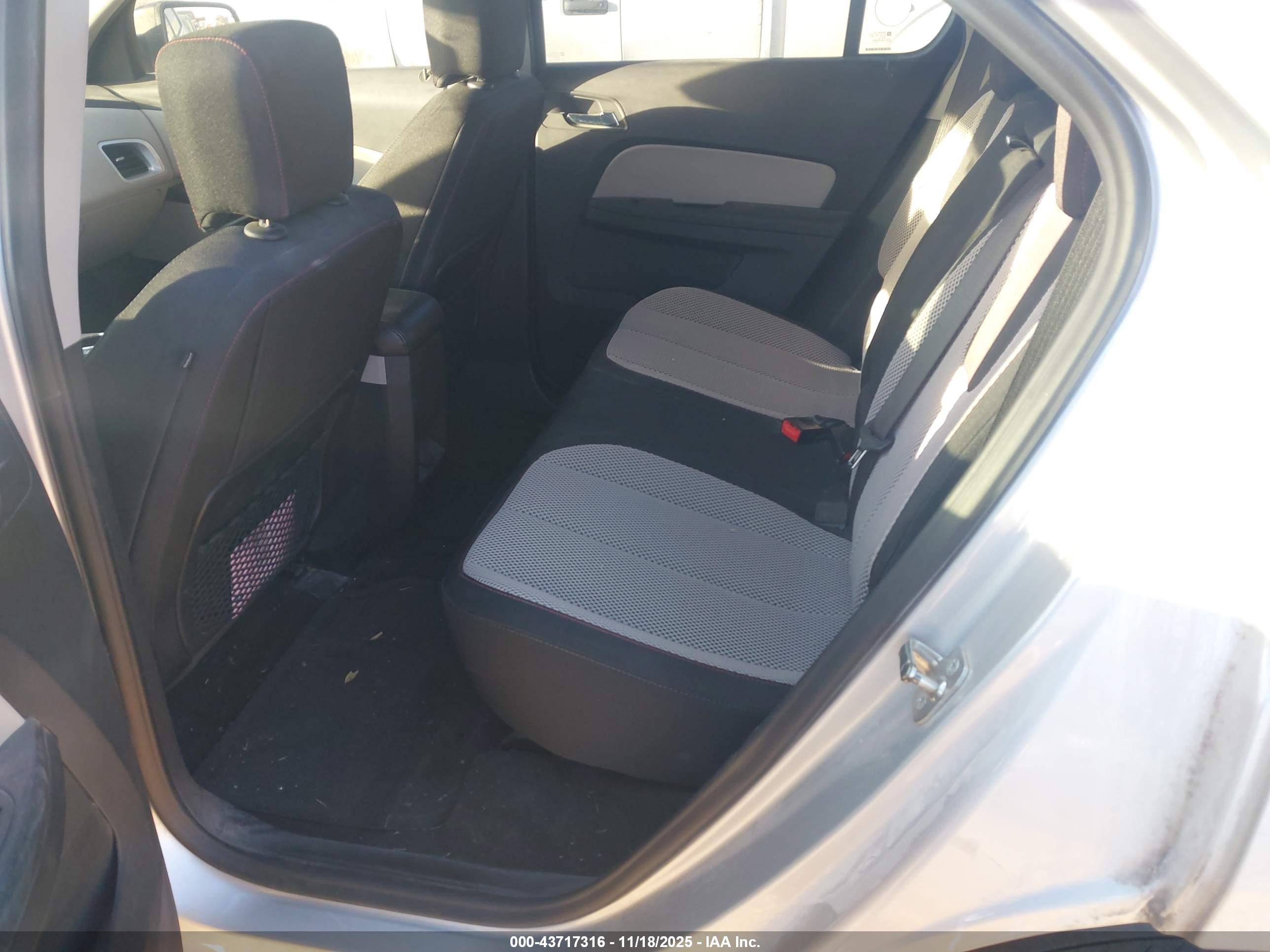 CHEVROLET EQUINOX image 8