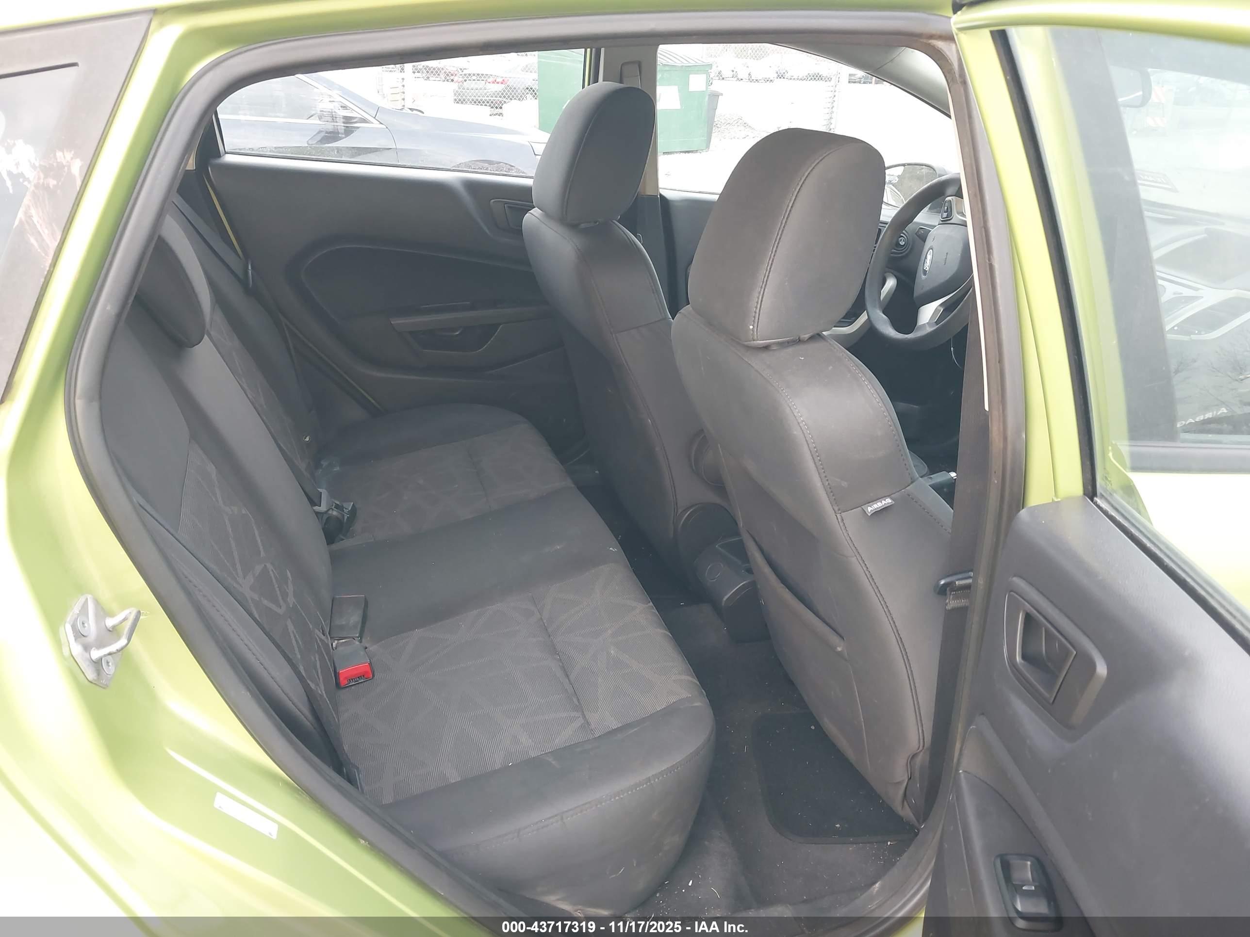FORD FIESTA image 8