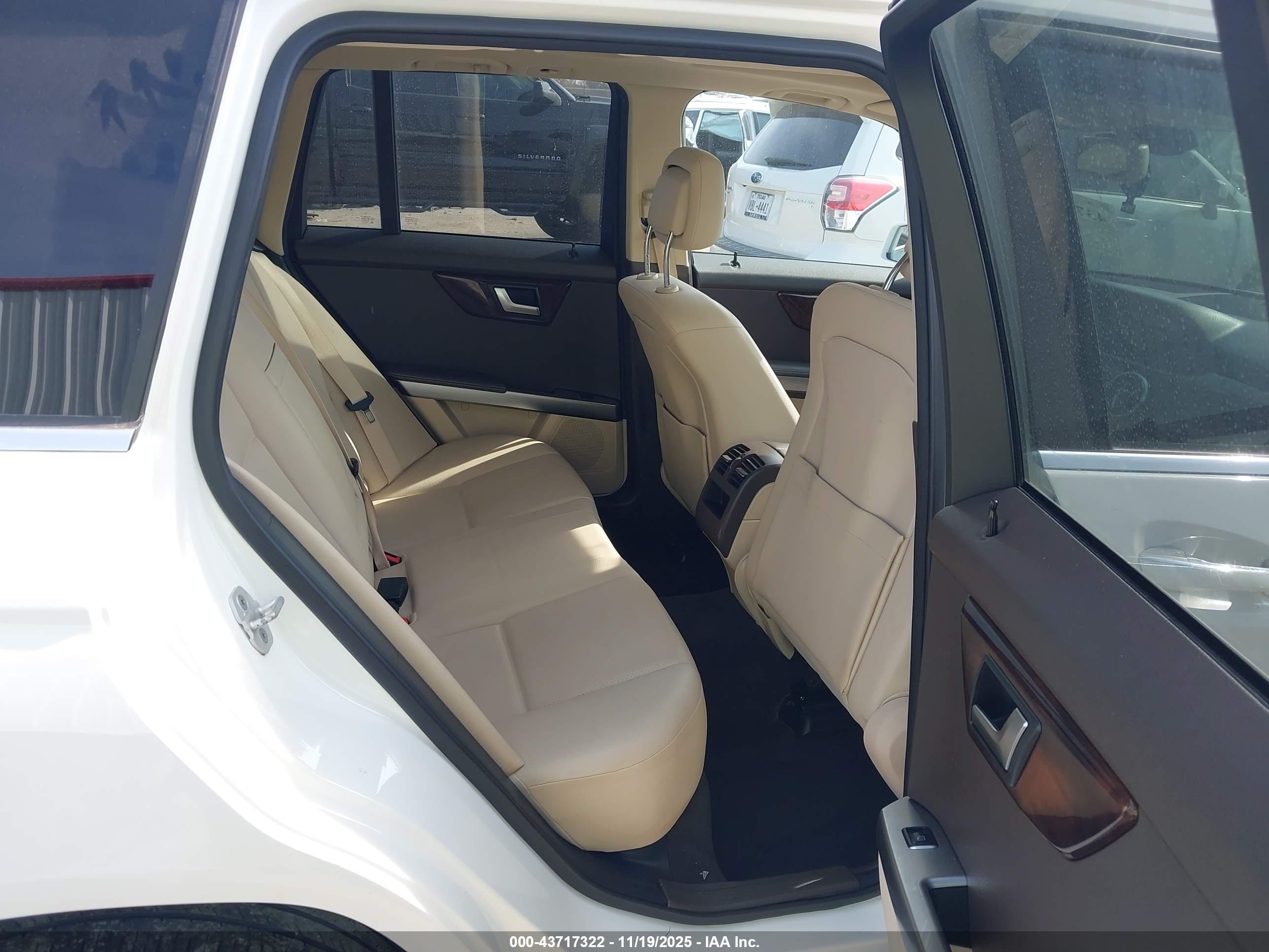 MERCEDES-BENZ GLK image 8