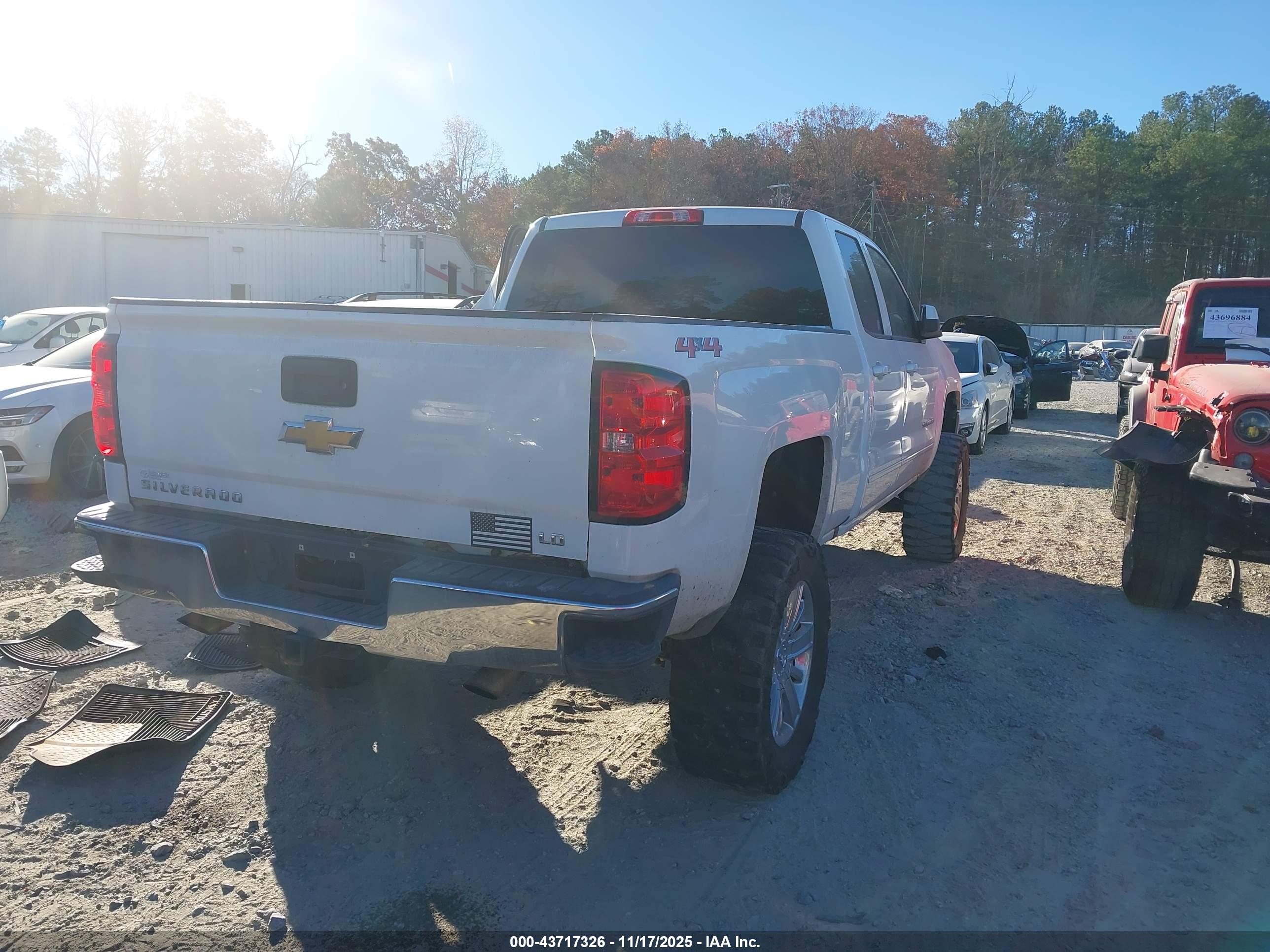 CHEVROLET SILVERADO image 4