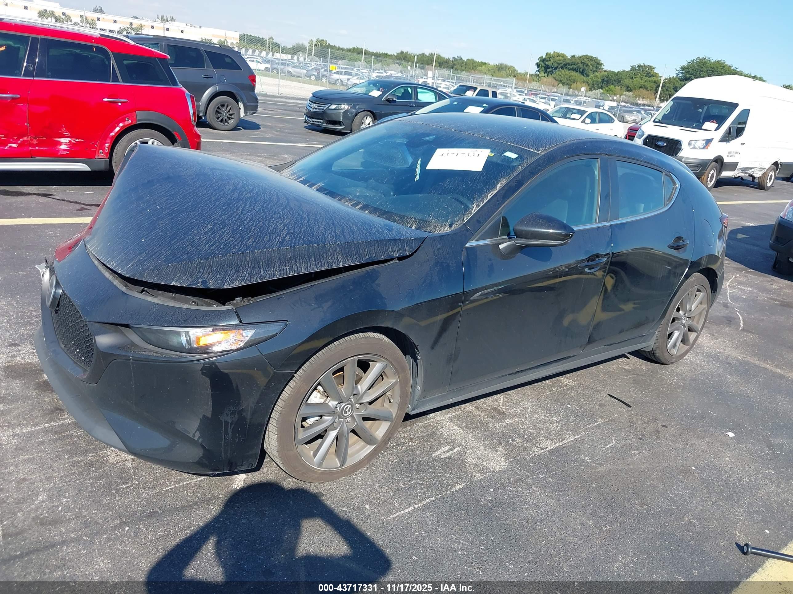 MAZDA MAZDA3 image 2