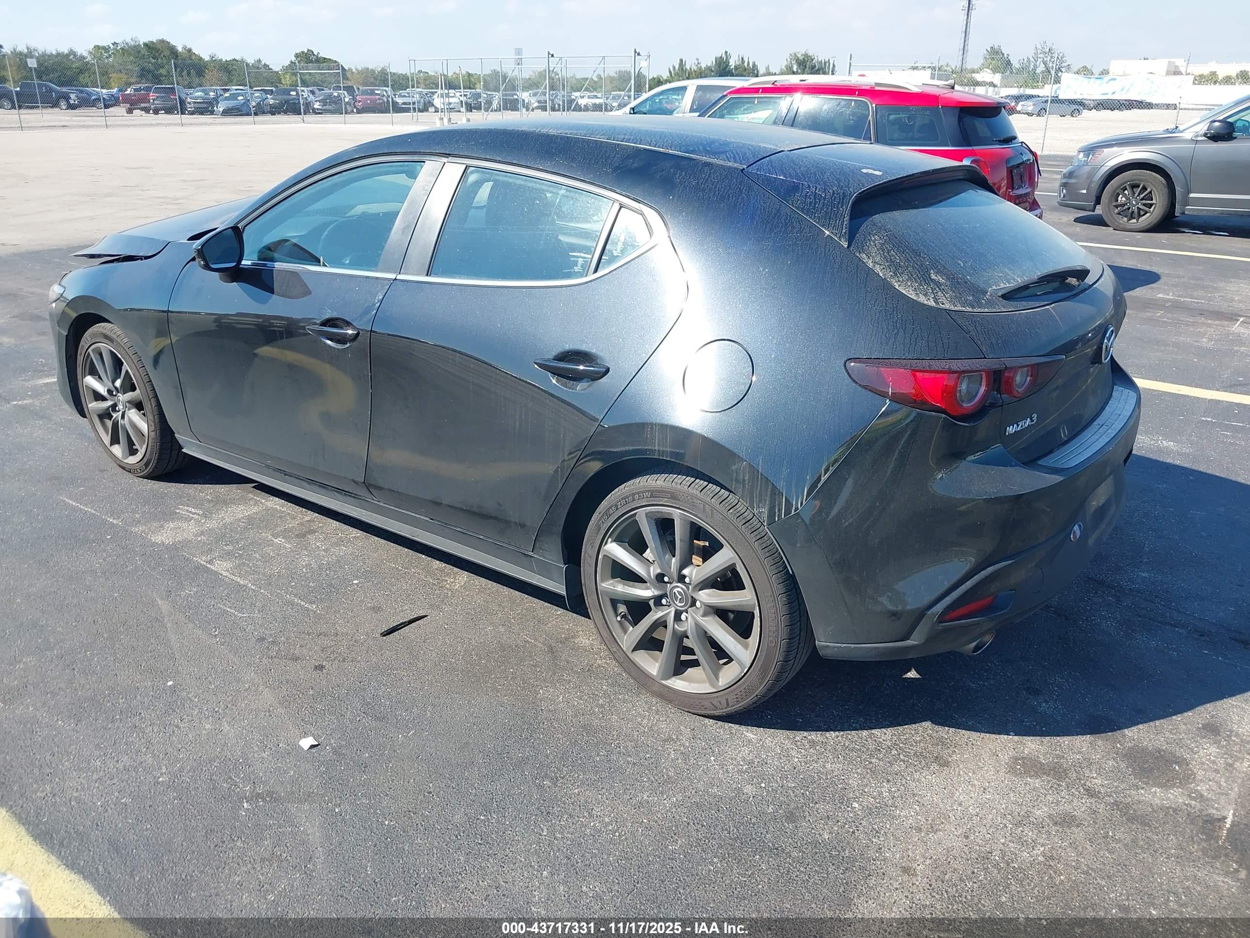 MAZDA MAZDA3 image 3
