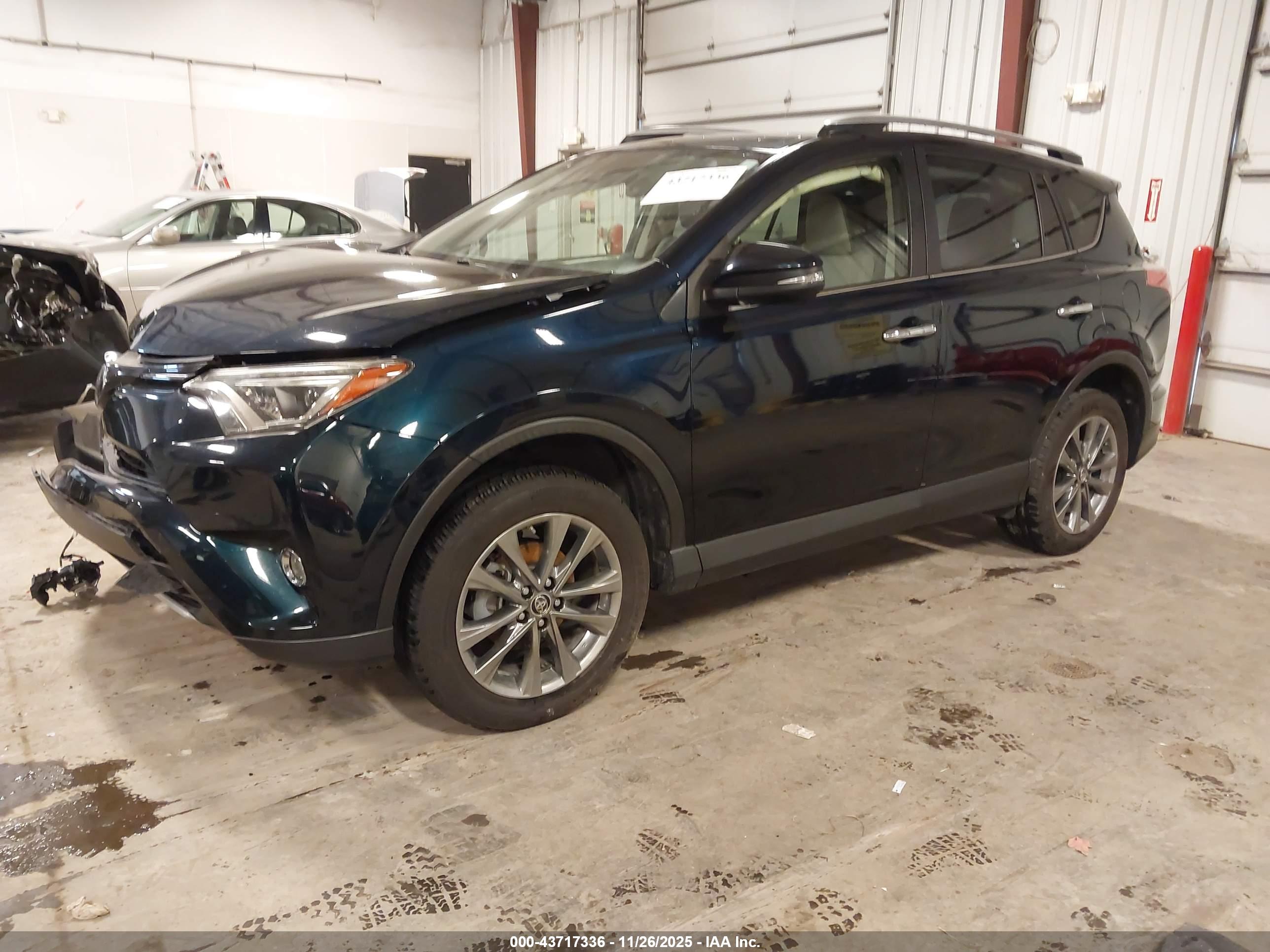 TOYOTA RAV4 image 2