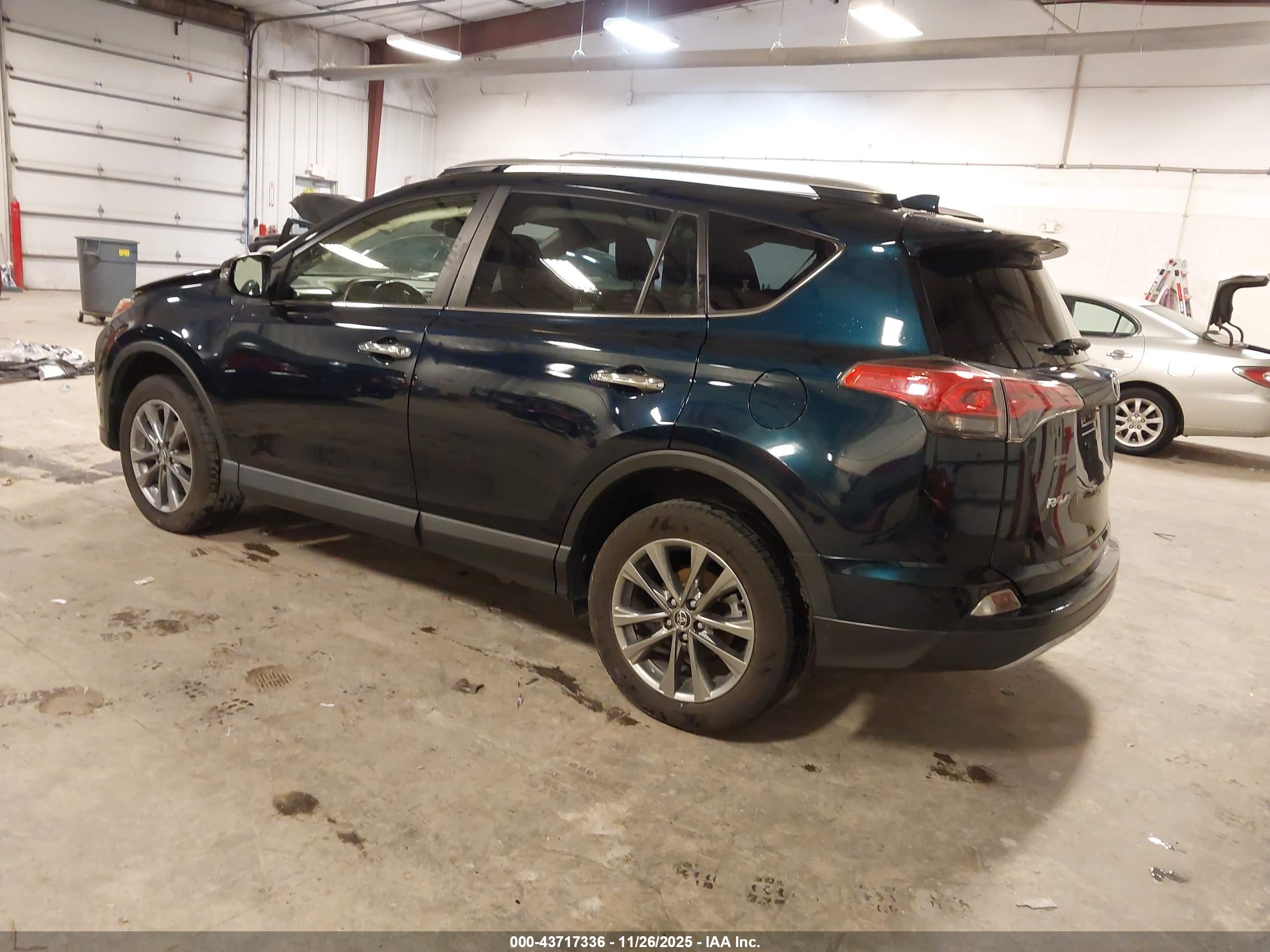 TOYOTA RAV4 image 3