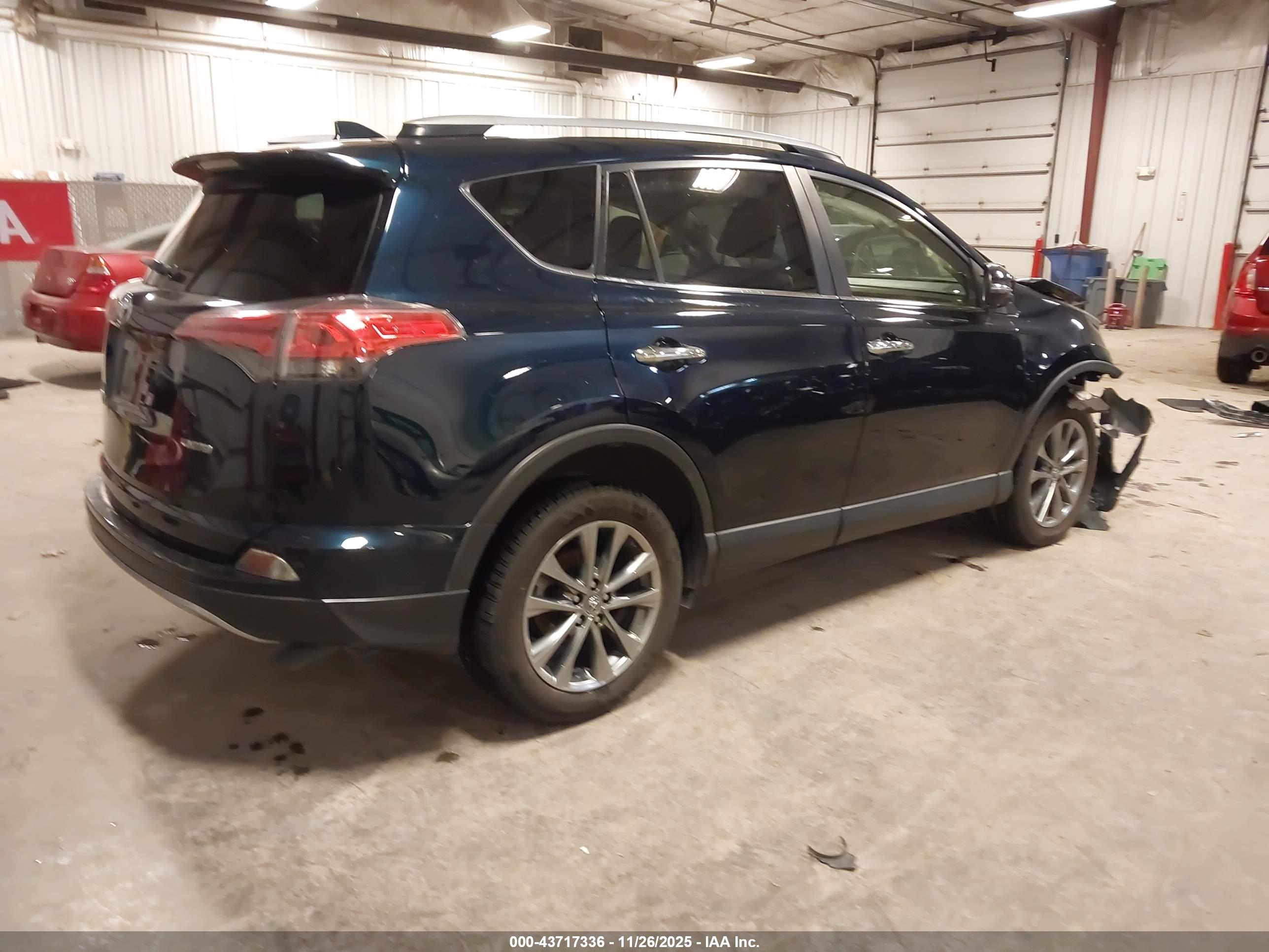 TOYOTA RAV4 image 4