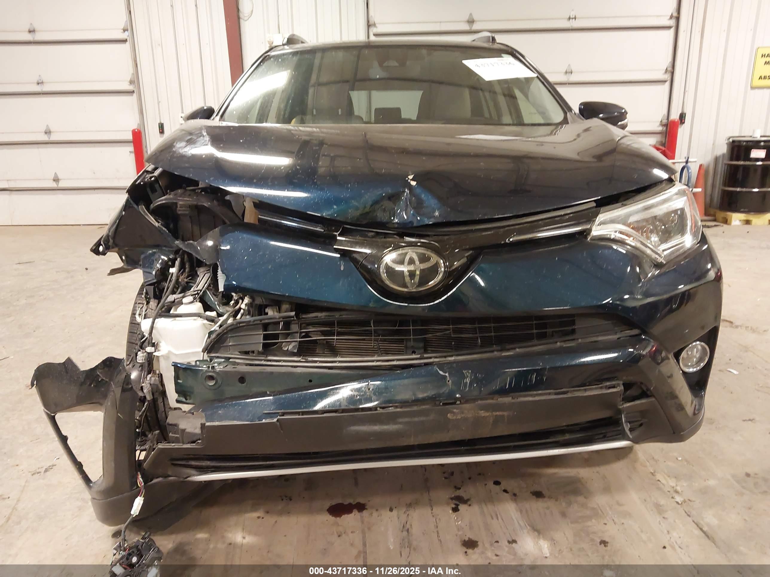 TOYOTA RAV4 image 6
