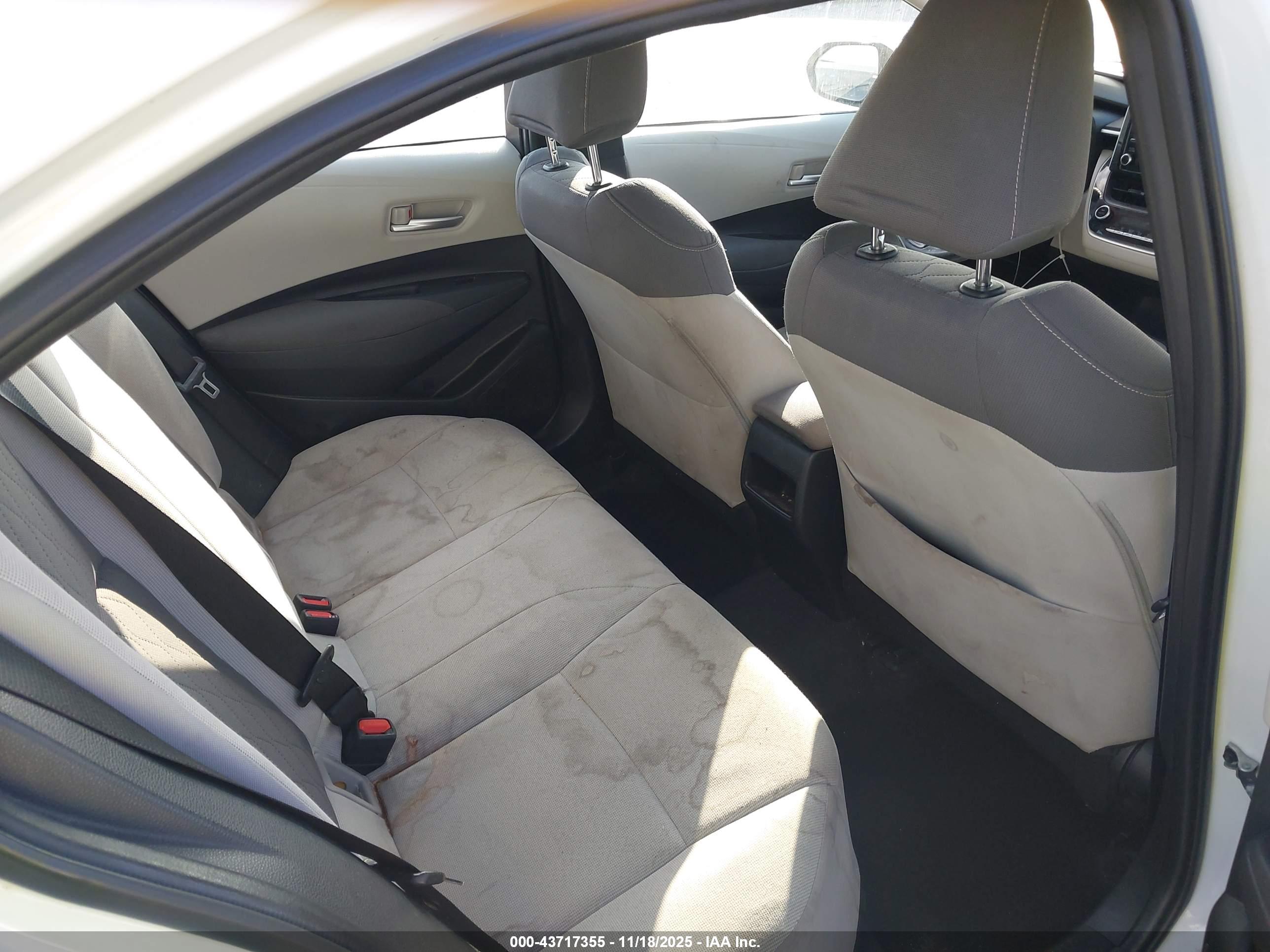 TOYOTA COROLLA image 8