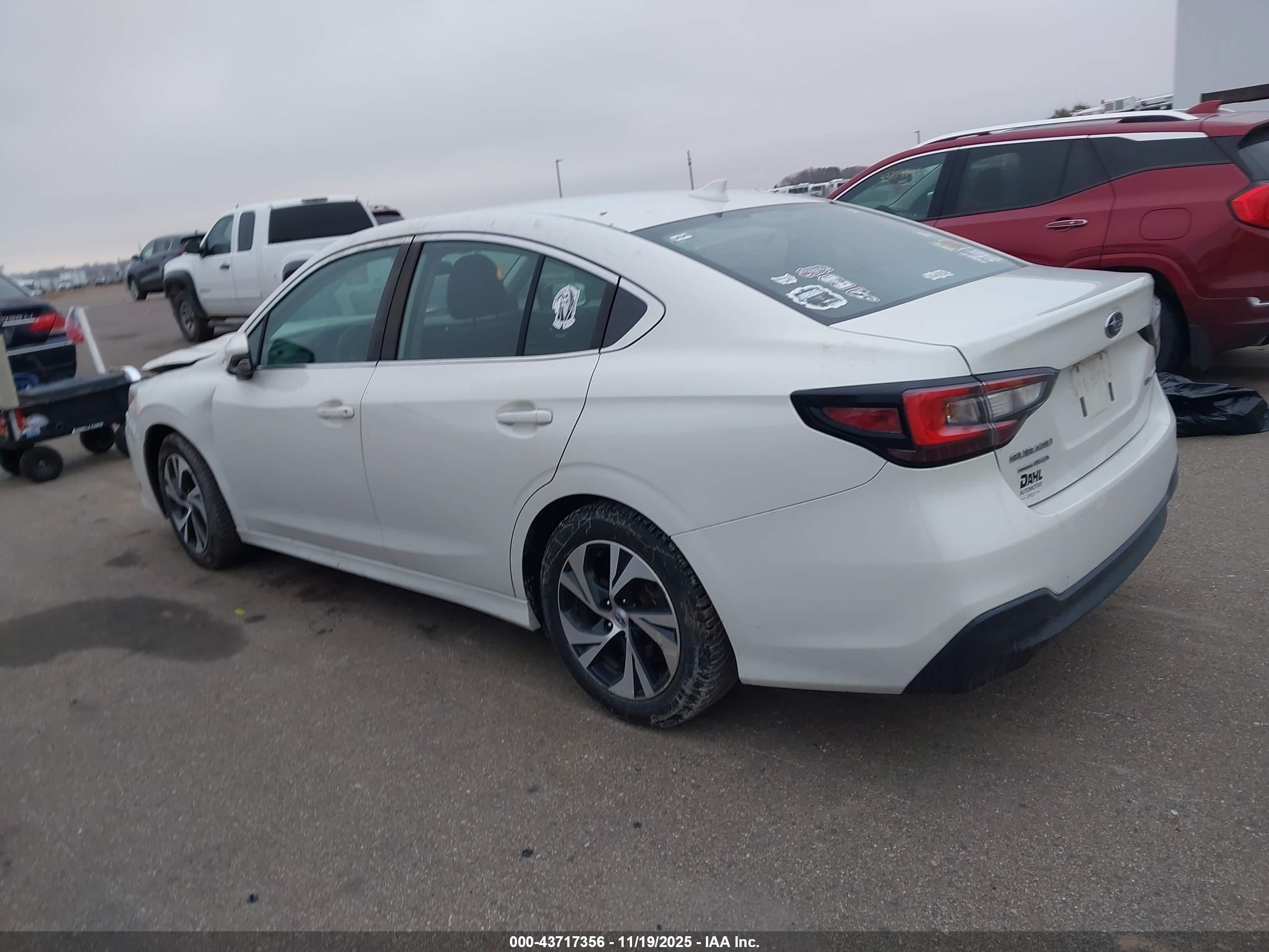SUBARU LEGACY image 3
