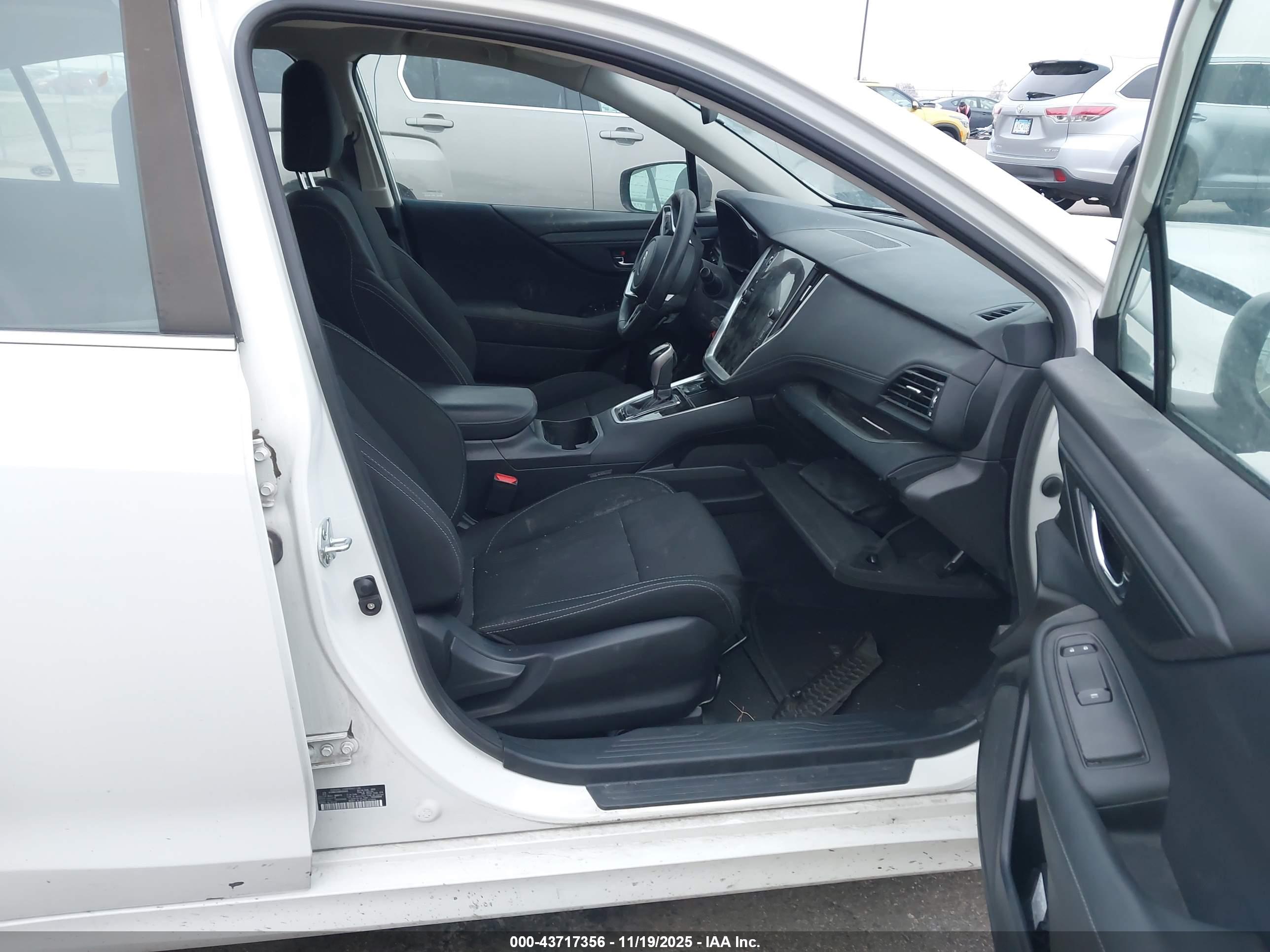 SUBARU LEGACY image 5