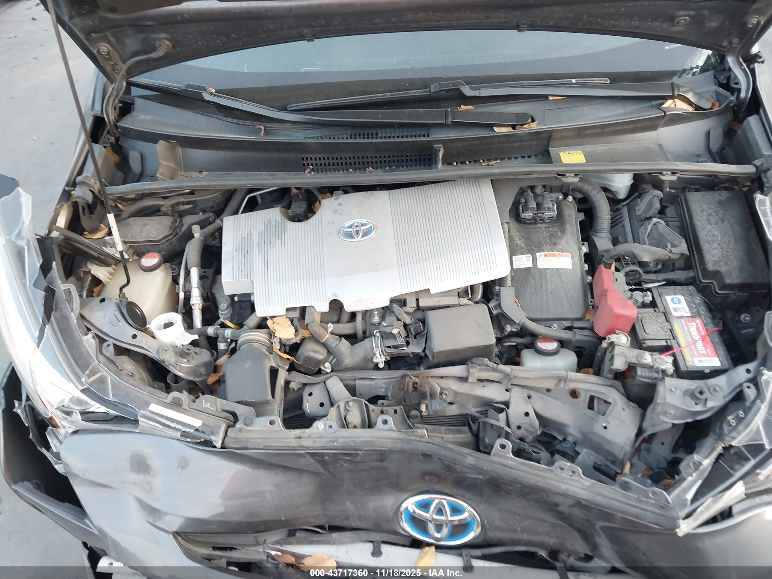 TOYOTA PRIUS image 10