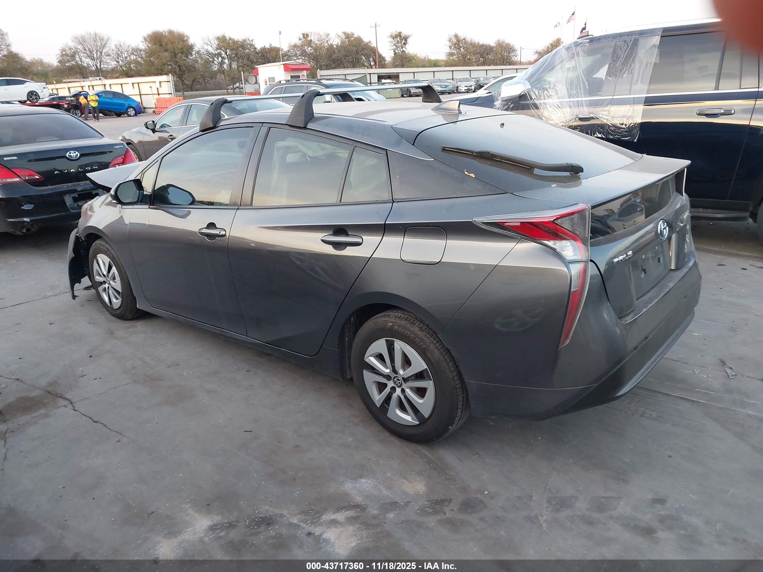 TOYOTA PRIUS image 3
