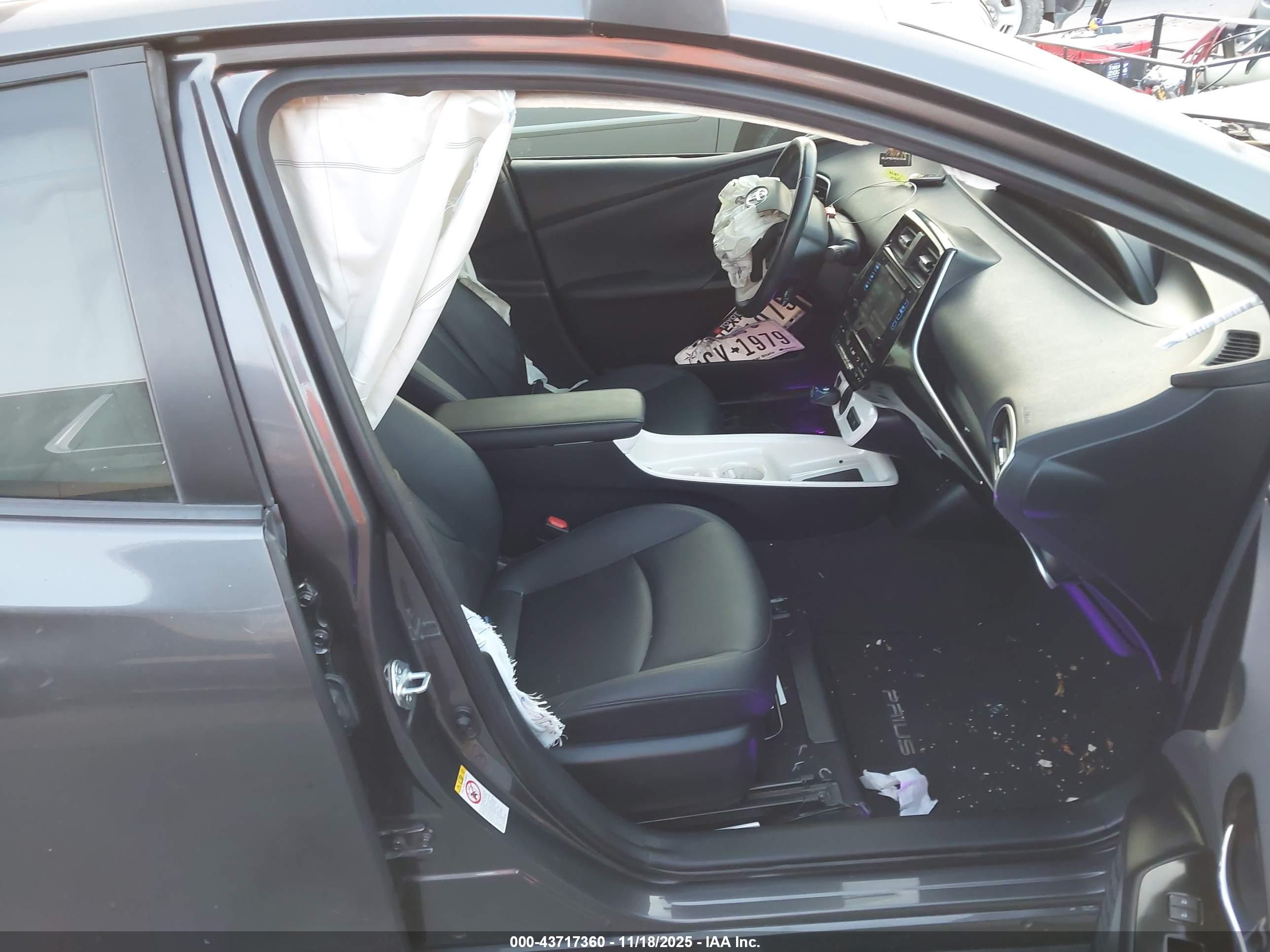 TOYOTA PRIUS image 5