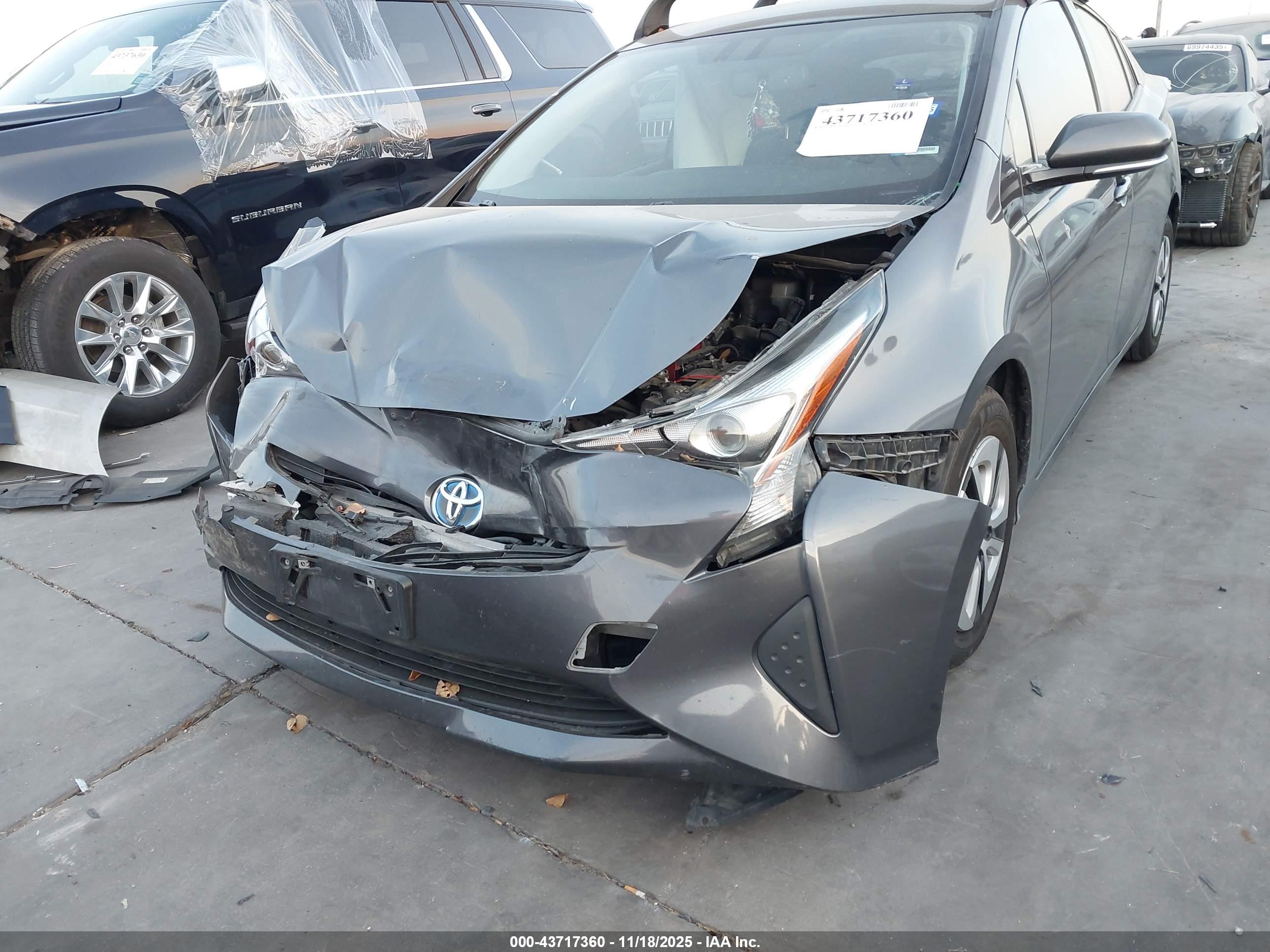 TOYOTA PRIUS image 6