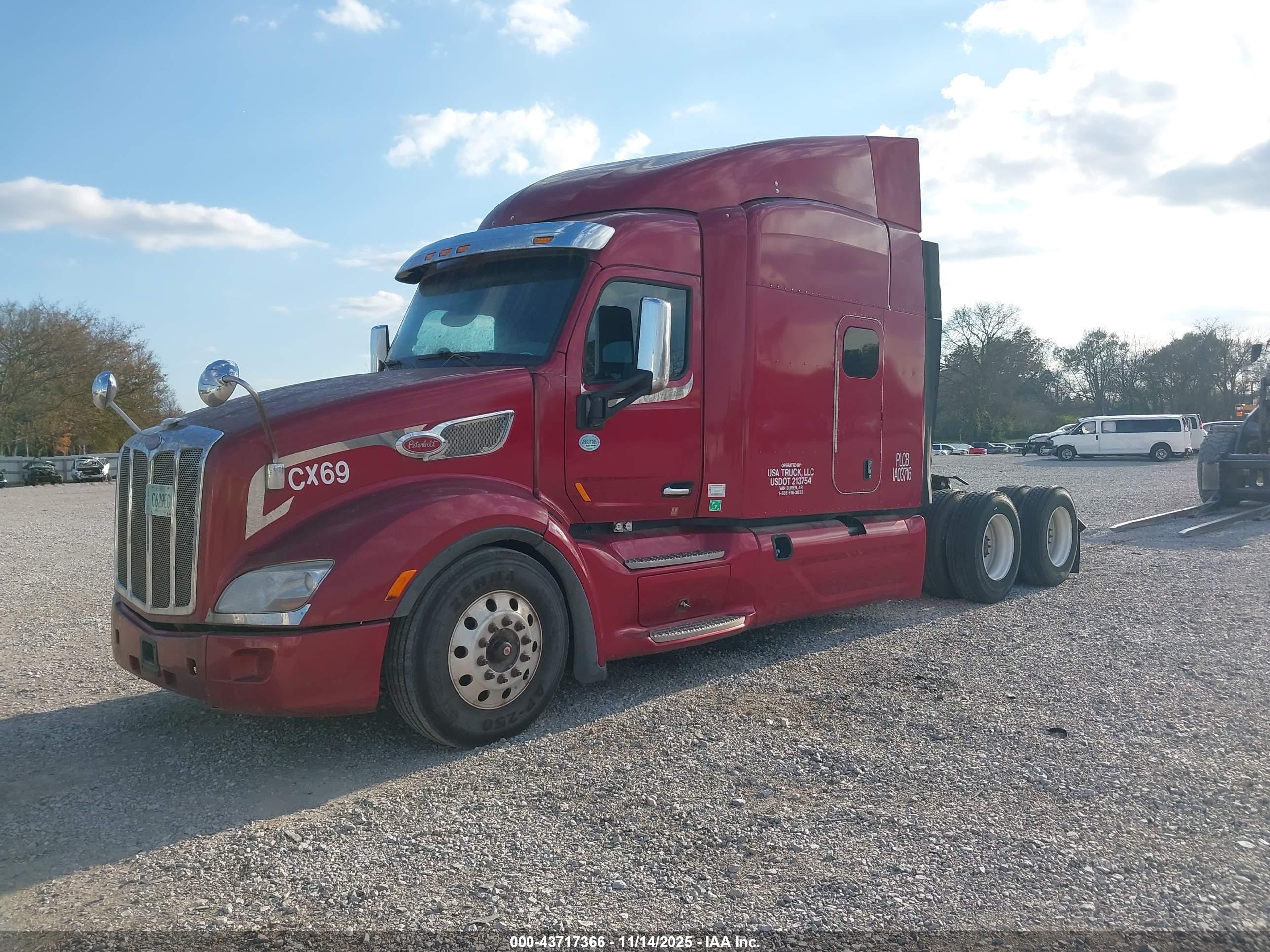 PETERBILT 579 image 2