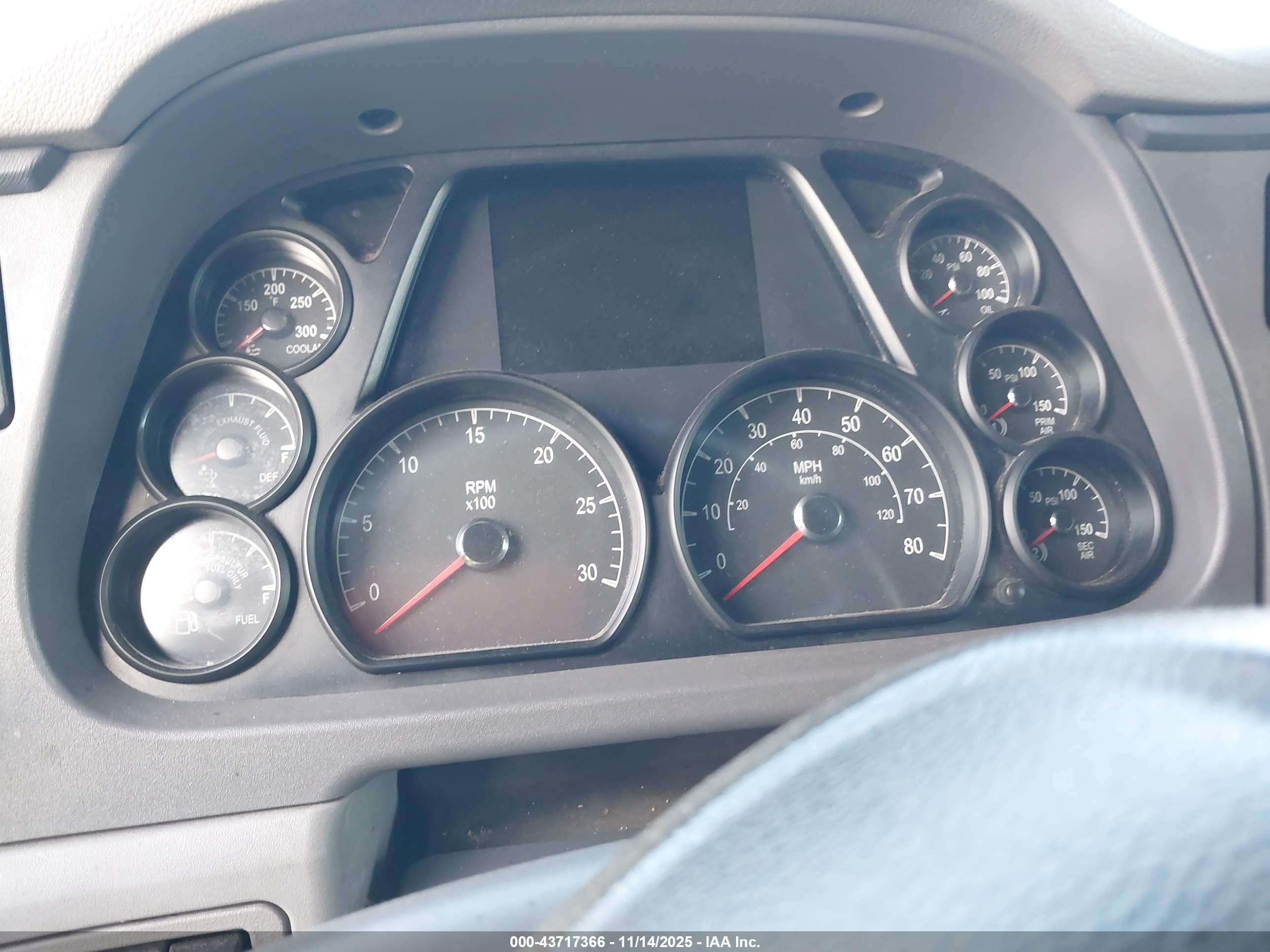 PETERBILT 579 image 6