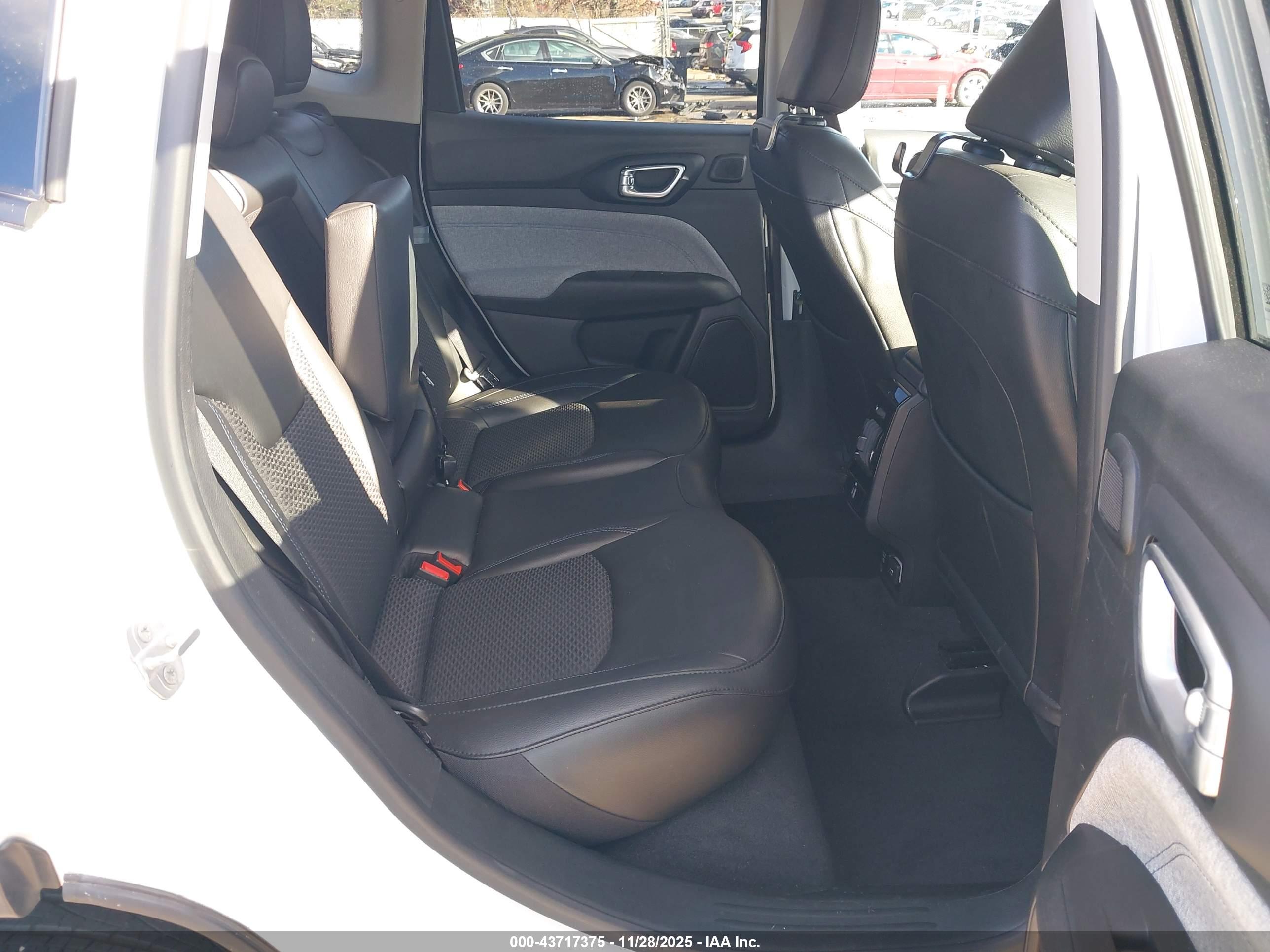 JEEP COMPASS image 8