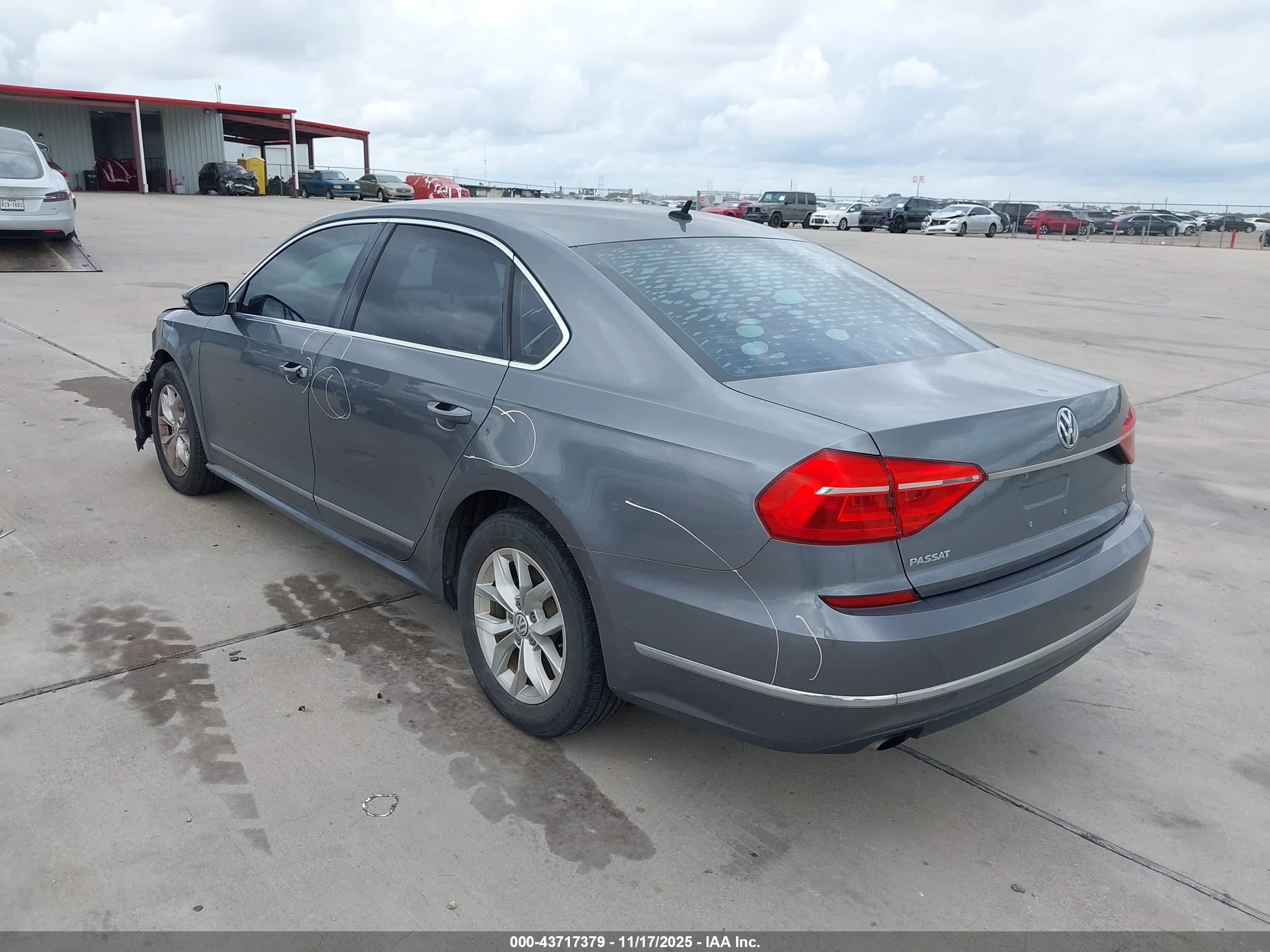VOLKSWAGEN PASSAT image 3