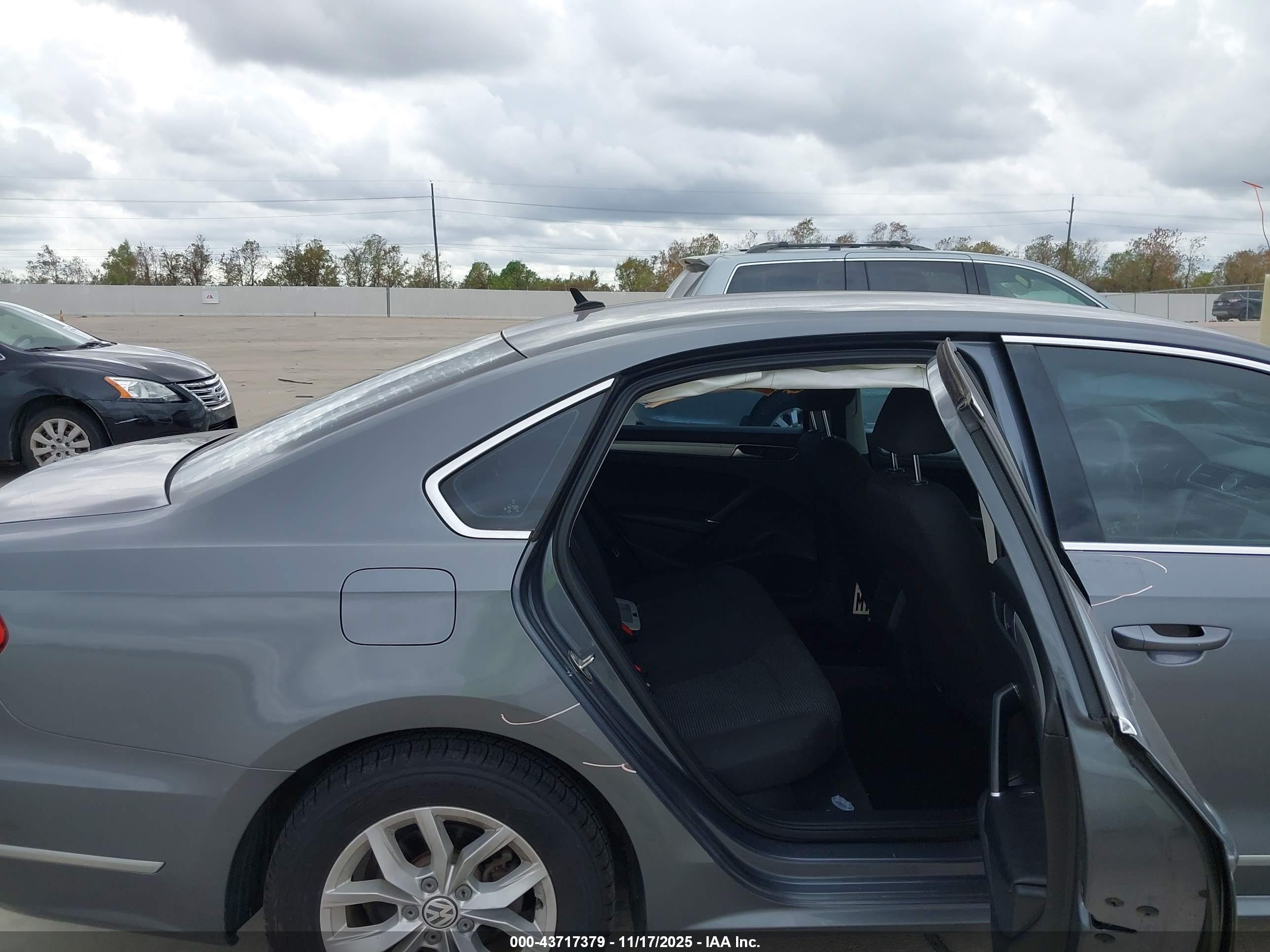 VOLKSWAGEN PASSAT image 8