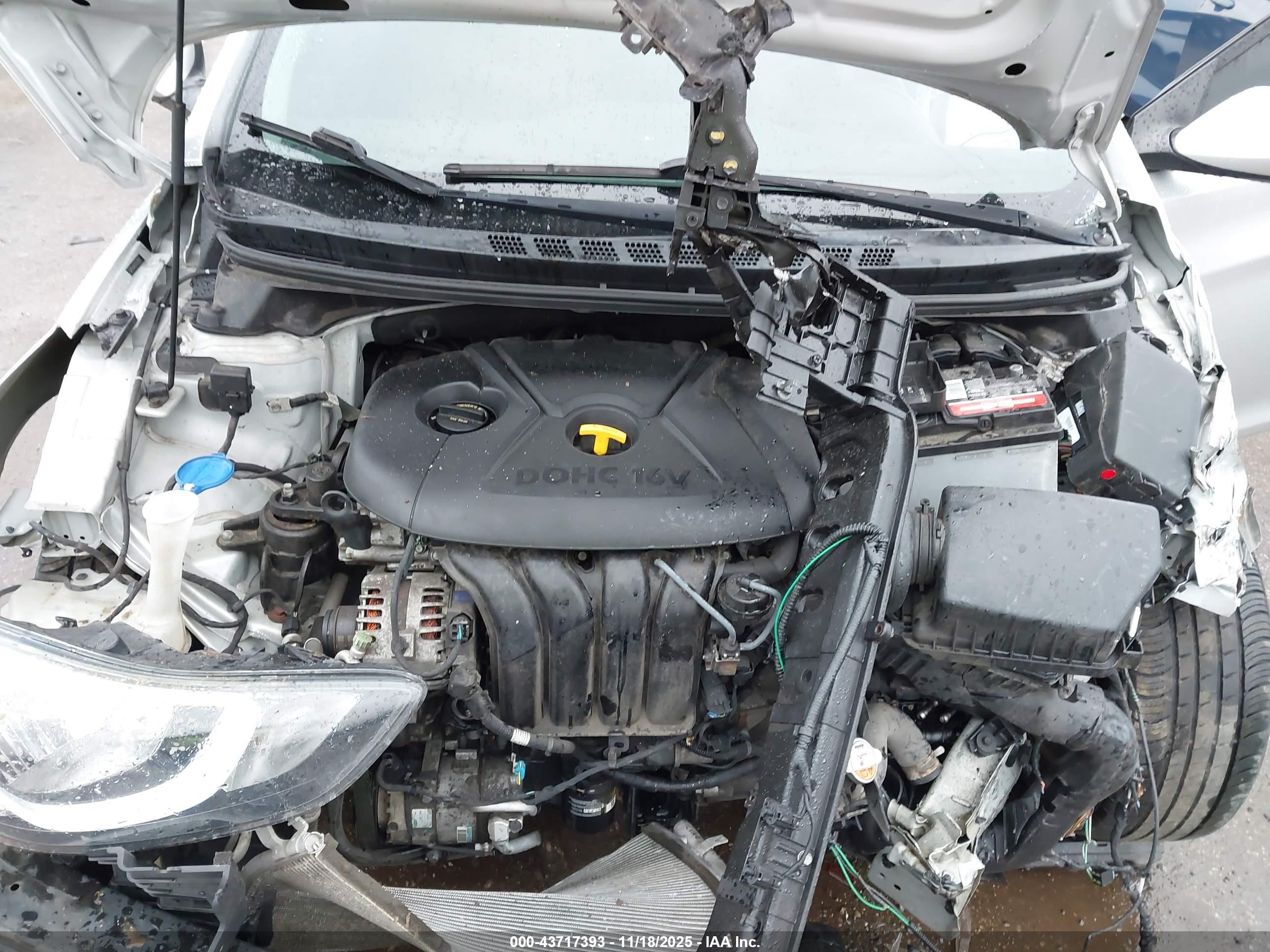 HYUNDAI ELANTRA image 10