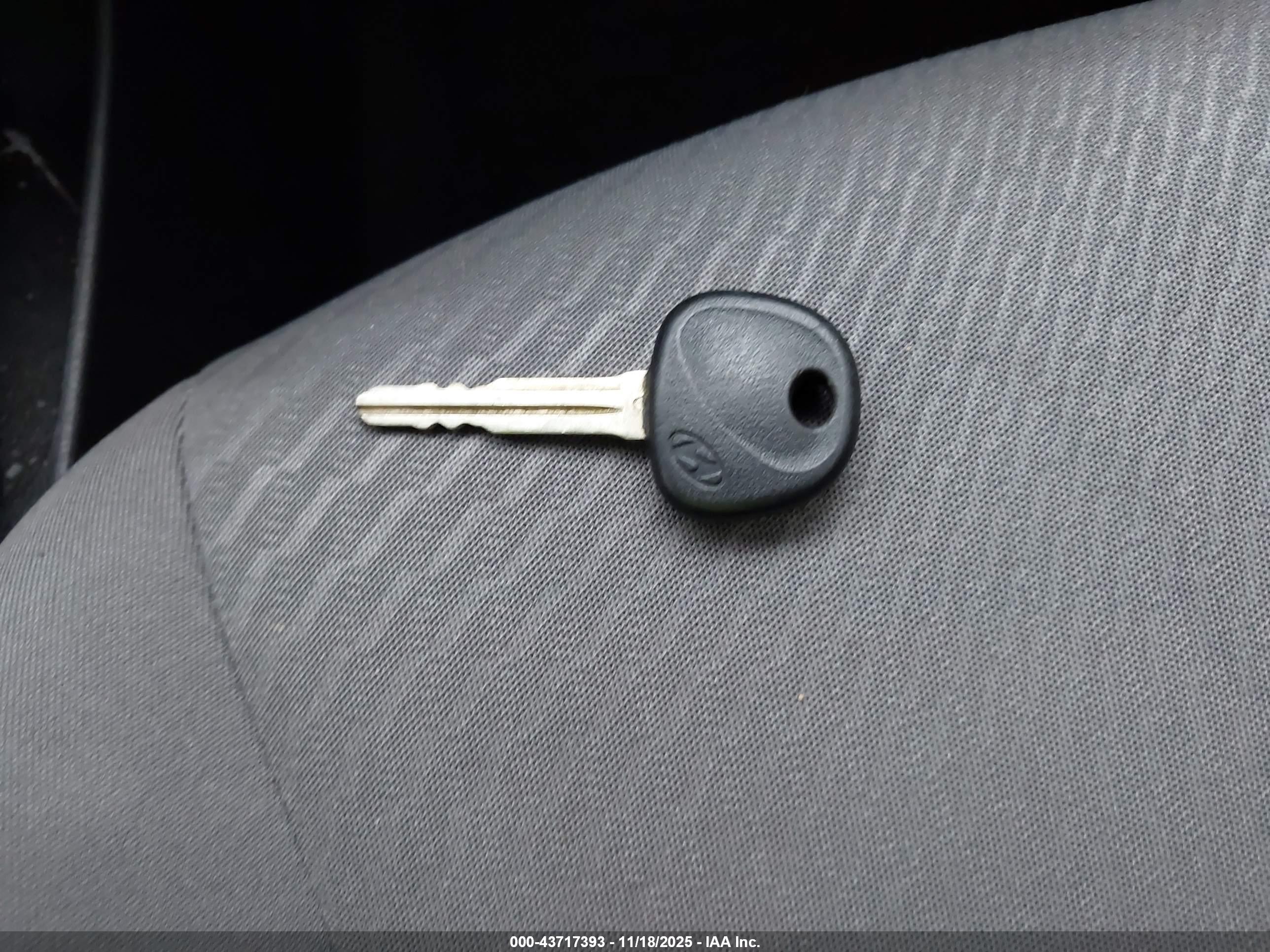 HYUNDAI ELANTRA image 11