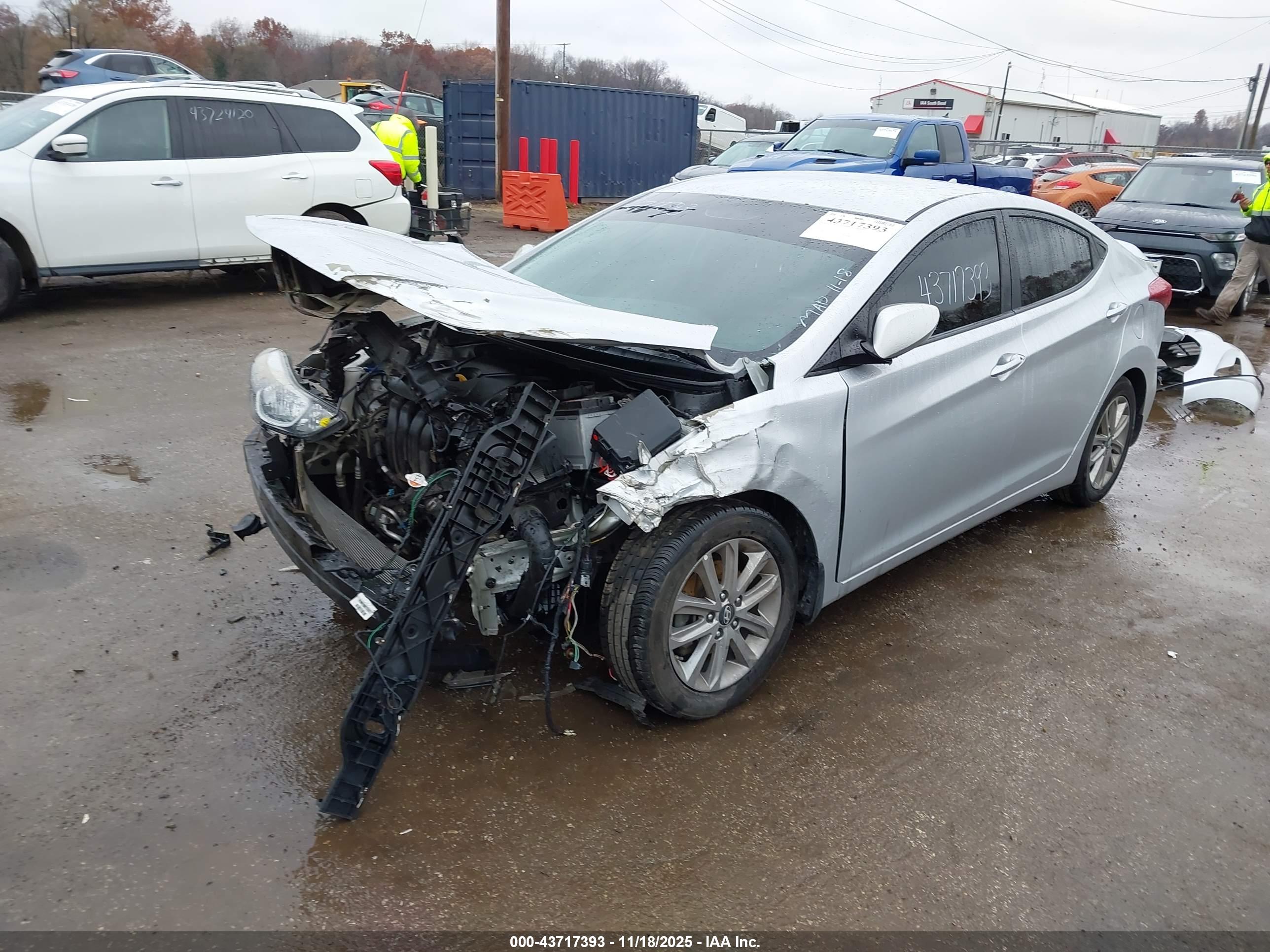HYUNDAI ELANTRA image 6