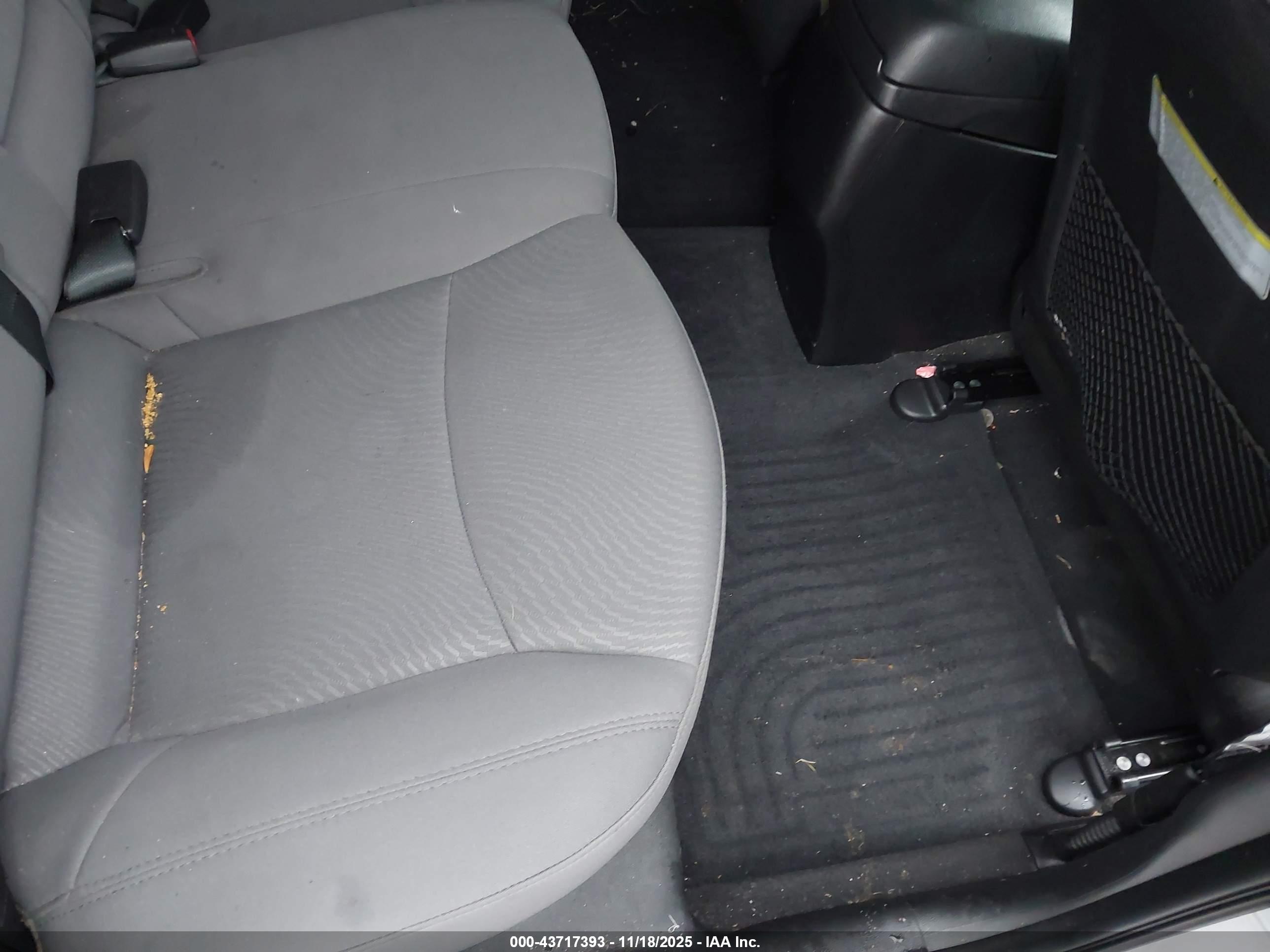 HYUNDAI ELANTRA image 8