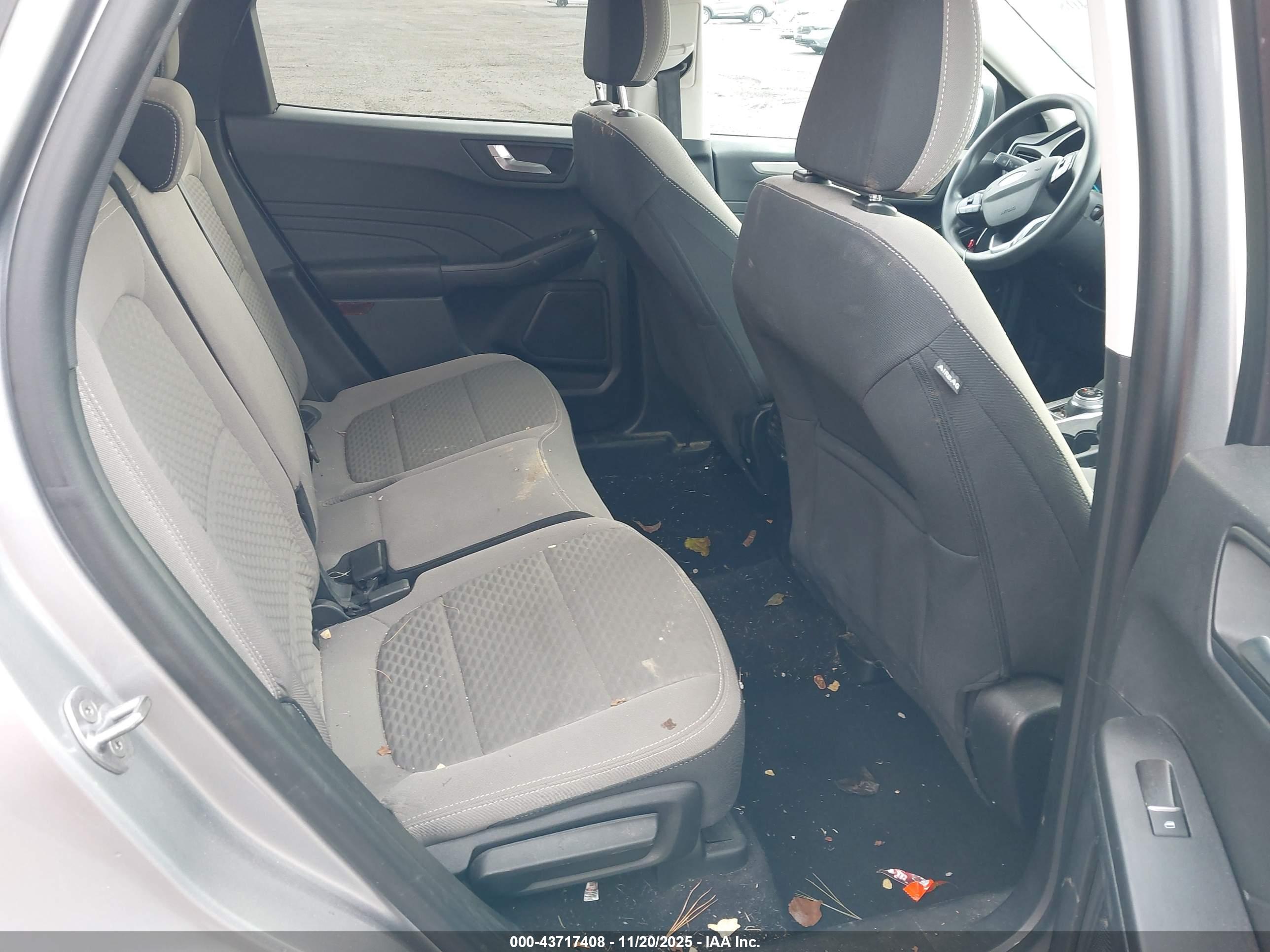 FORD ESCAPE image 8