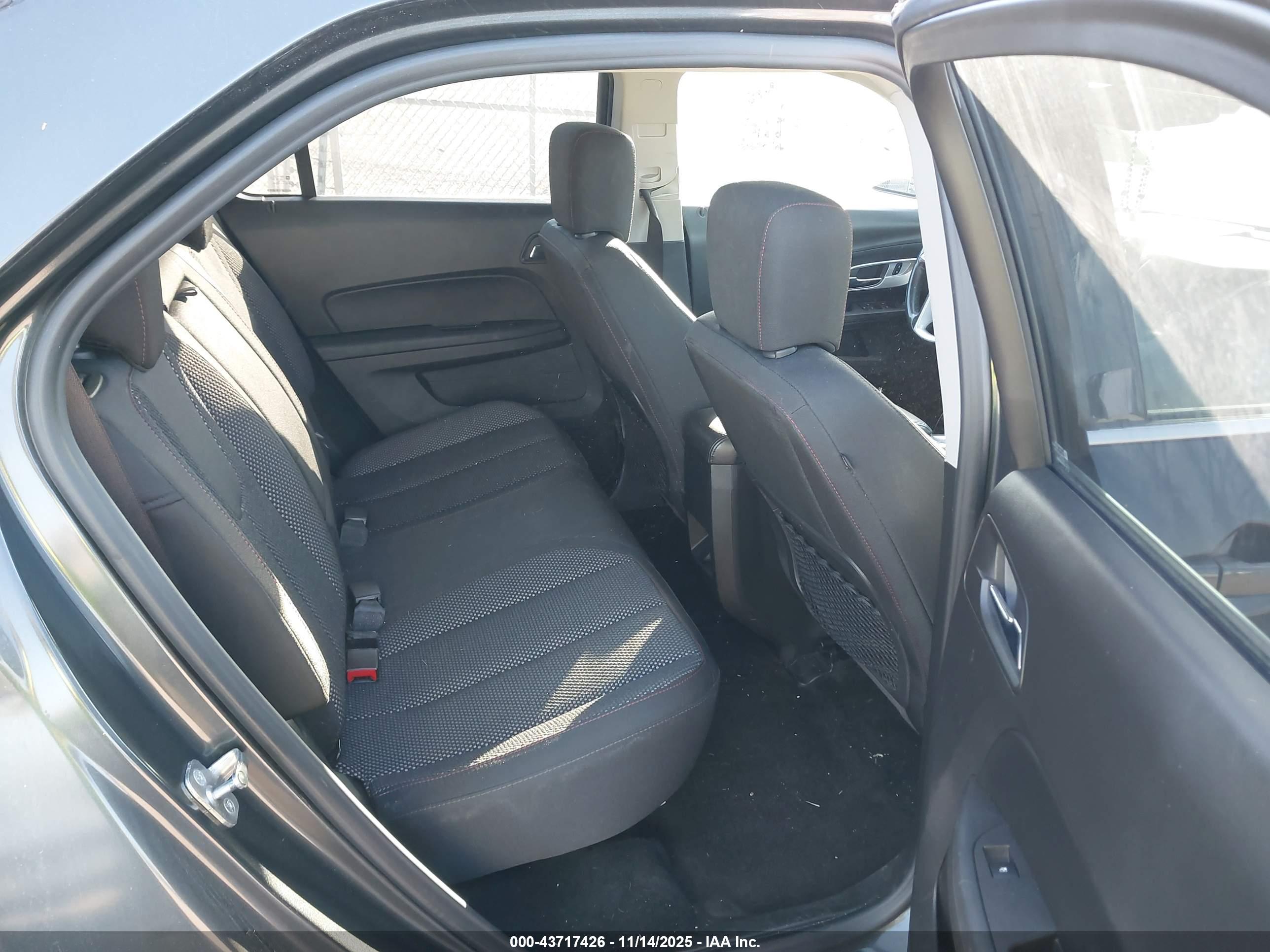 CHEVROLET EQUINOX image 8