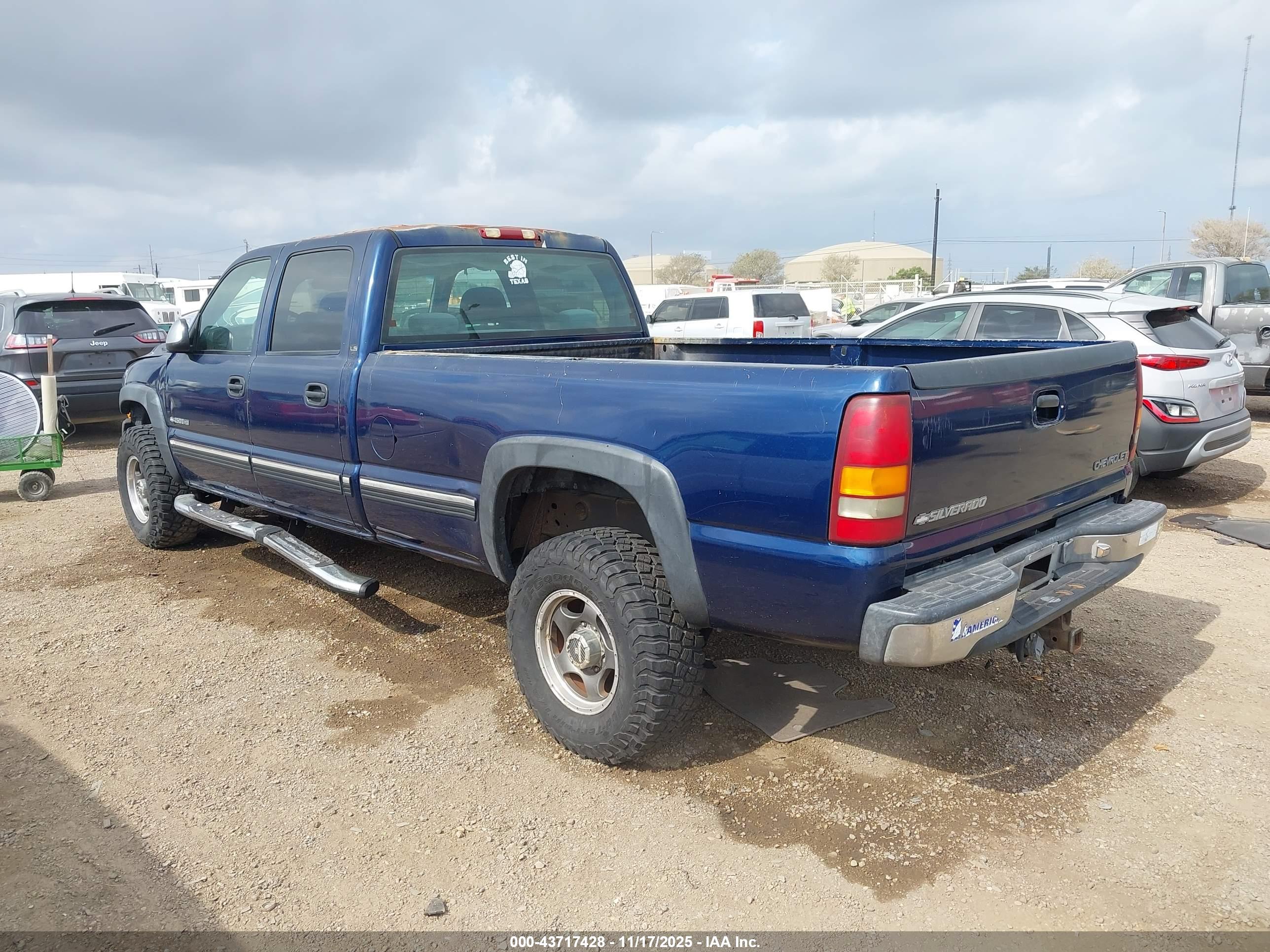 CHEVROLET SILVERADO image 3
